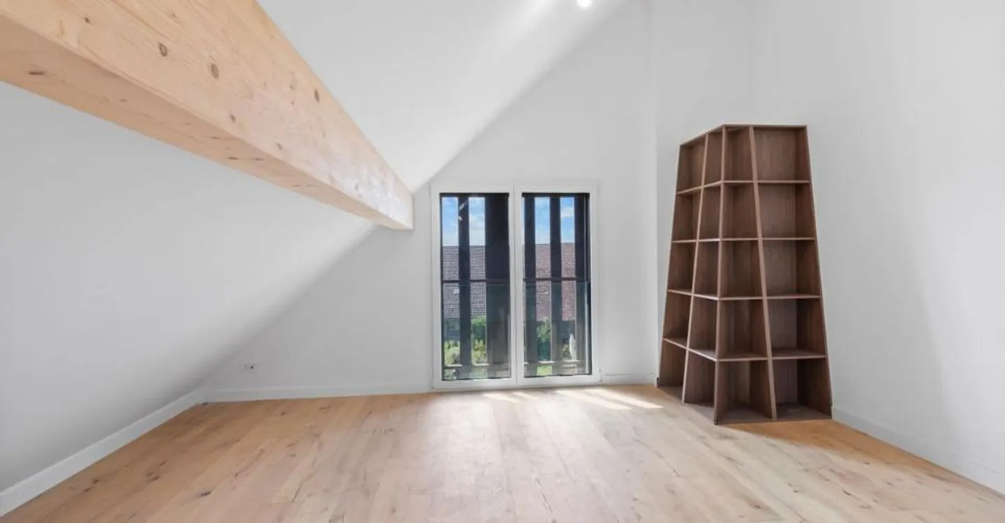 Eleganza di un tempo e comfort moderno per questo appartamento di 4,5 stanze in un edificio classificato - Foto 6 di 11