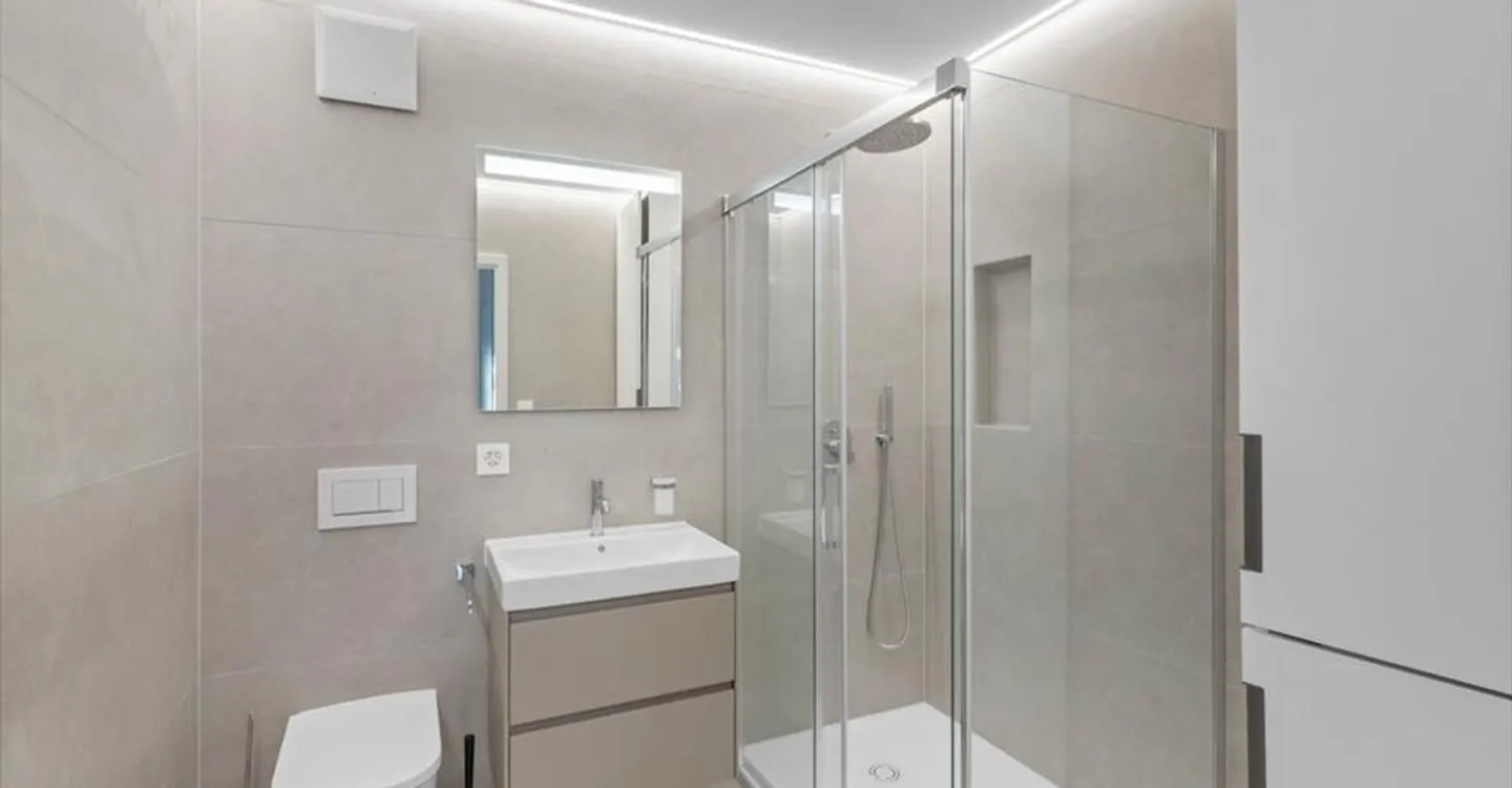 Eleganza di un tempo e comfort moderno per questo appartamento di 4,5 stanze in un edificio classificato - Foto 9 di 11