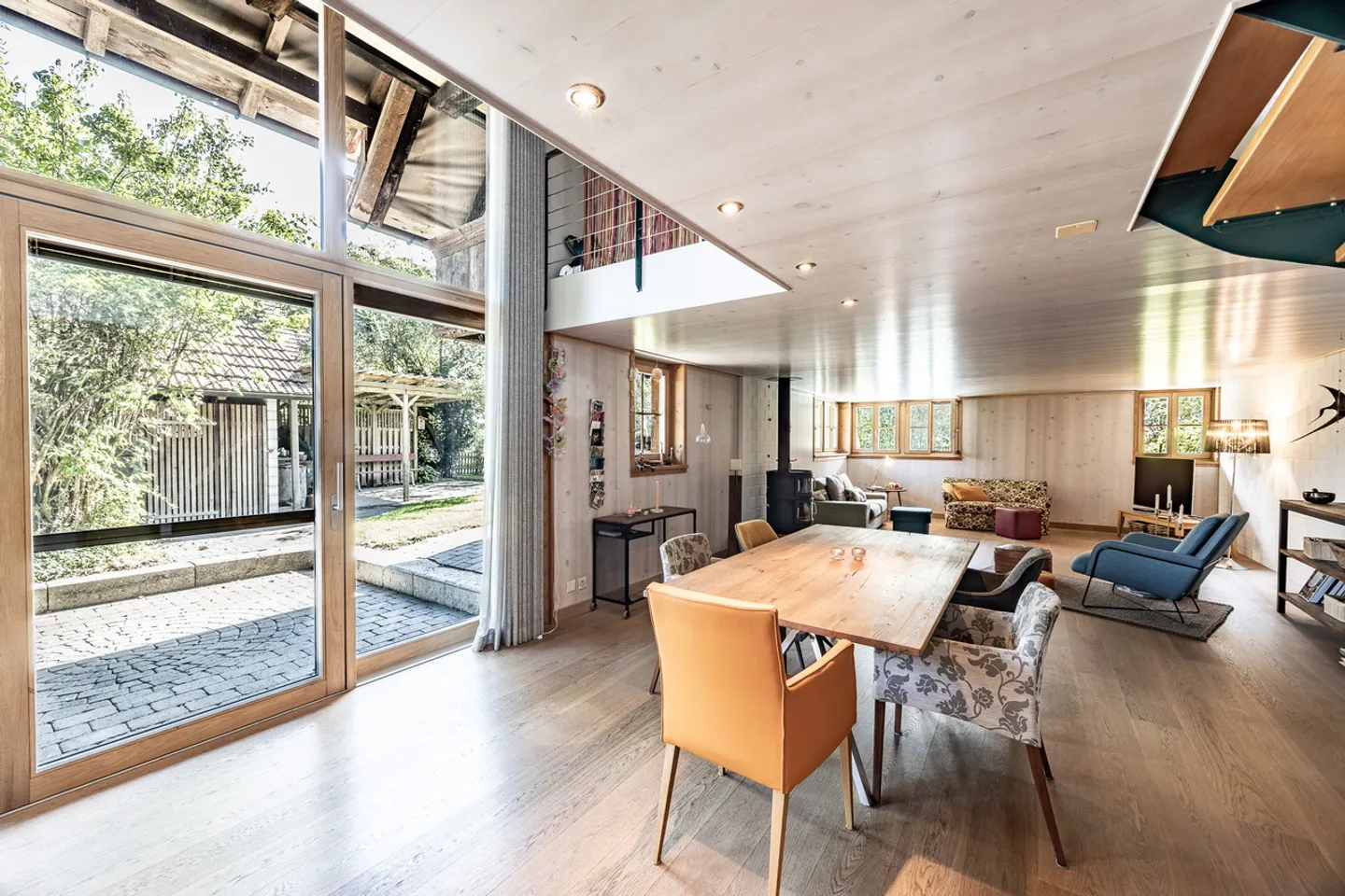 Maison 6.5 pièces - Photo 2 sur 8