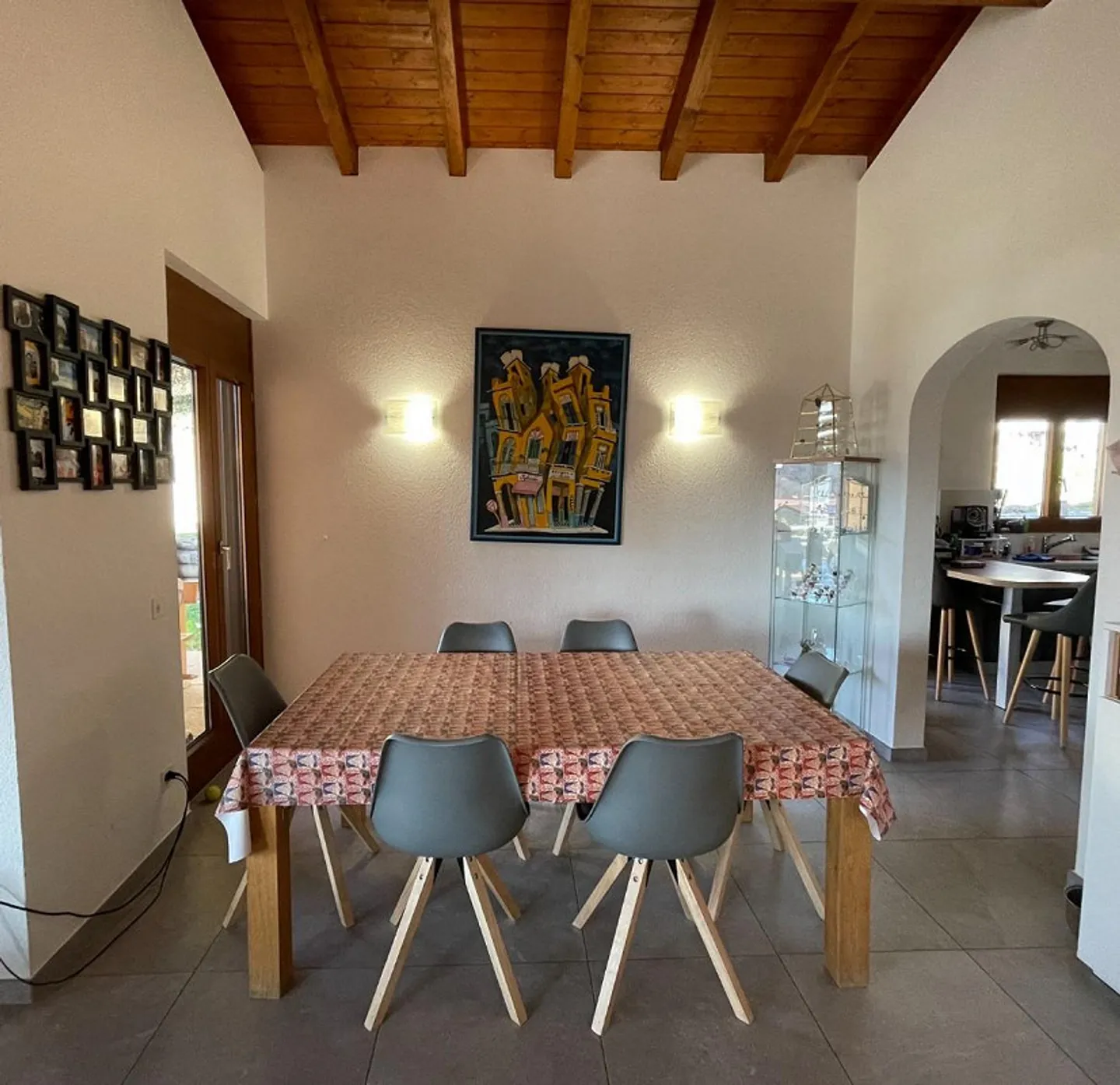 SCHÖNES UND GERÄUMIGES EIGENES HAUS 5.5 UMGEBEN VON GRÜNEN FLÄCHEN - Foto 9 von 13