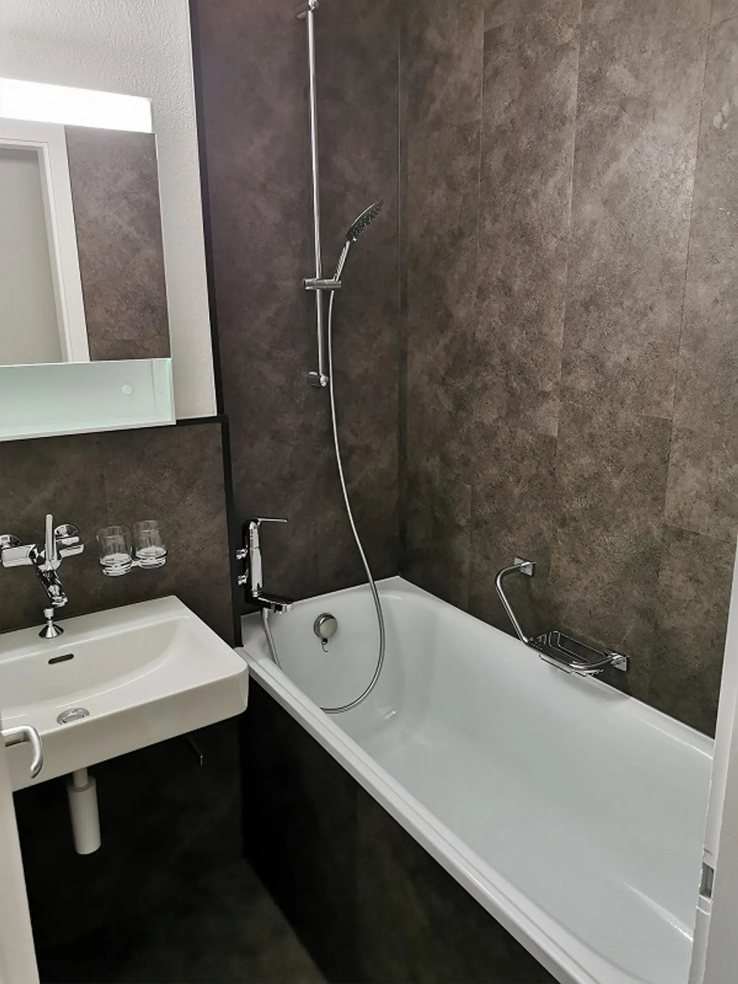 Cuisine + Salle de bain rénovées - Photo 8 sur 8