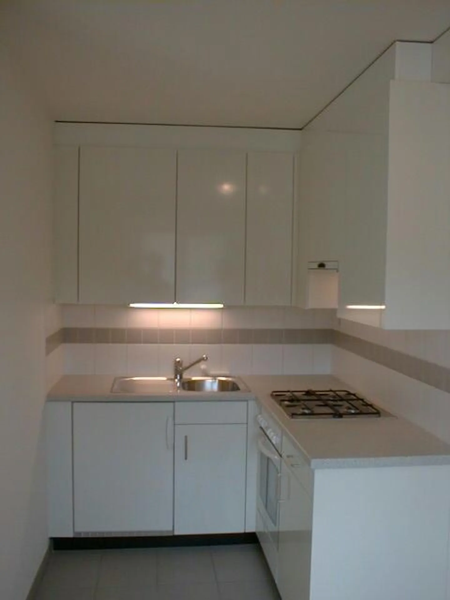 Affittare senza deposito - Comfort per single - Foto 3 di 4