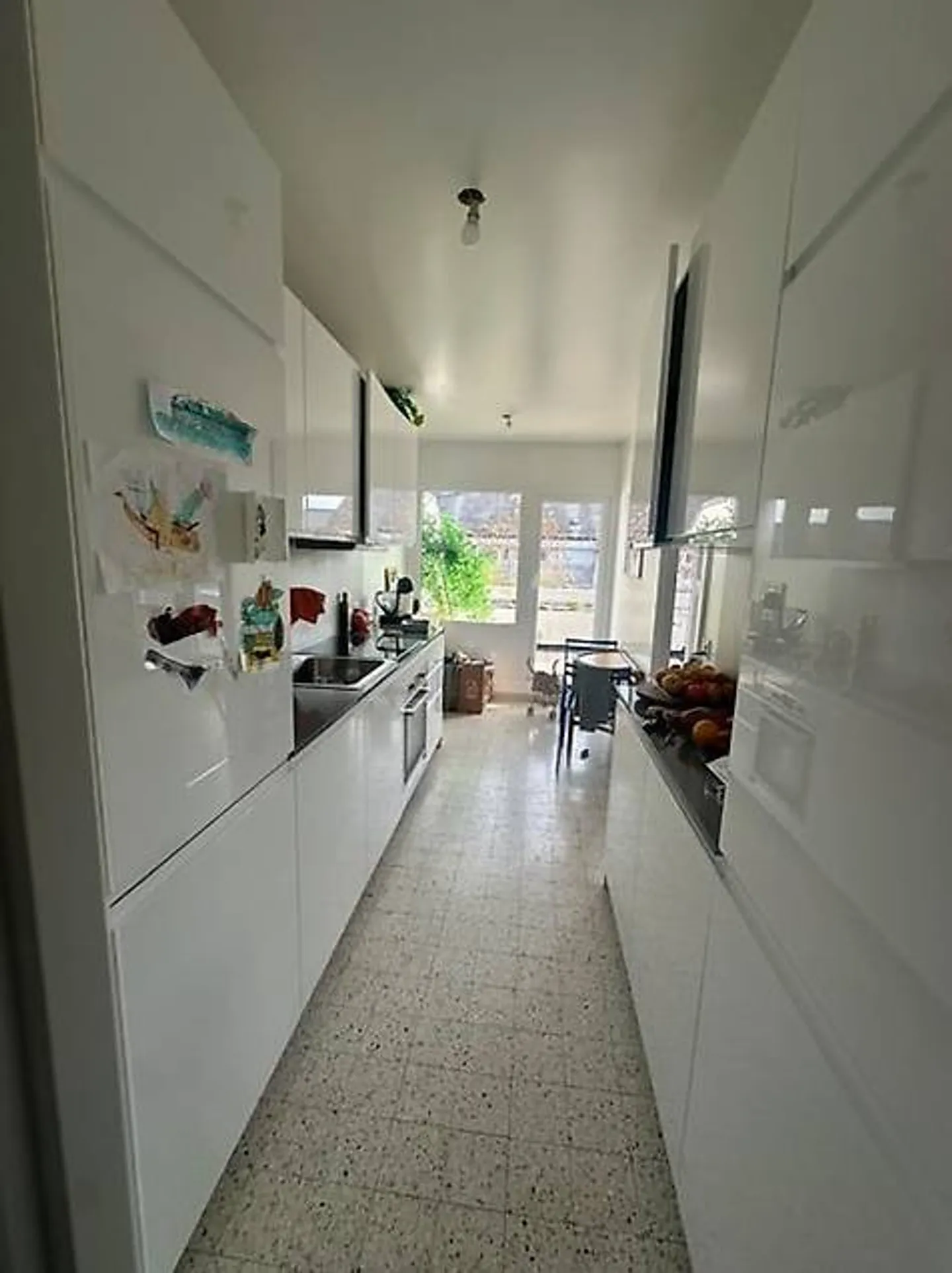 Apartment for rent - Photo 3 of 5