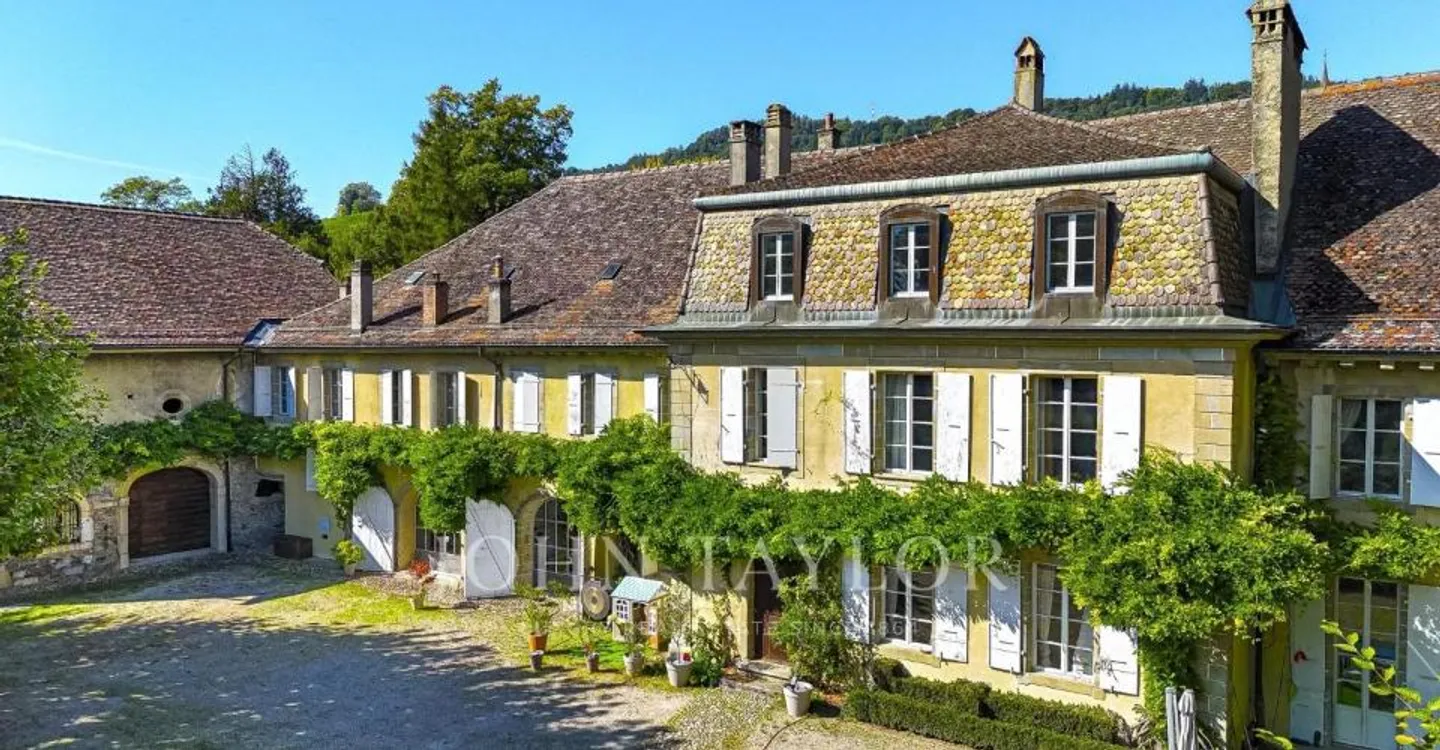 Villa storica con strutture equestri - Foto 1 di 11