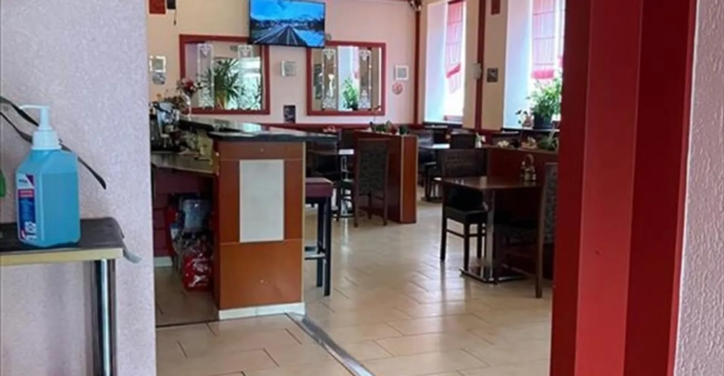 Immeuble mixte à louer - Photo 3 sur 6