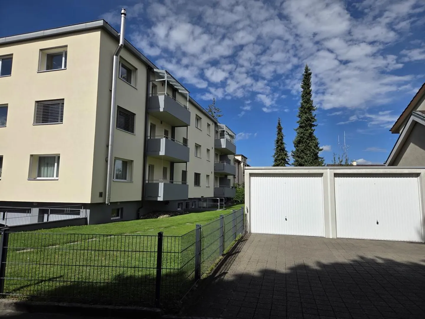 Bellissimo e spazioso appartamento di 4,5 stanze con area giardino - Foto 2 di 2