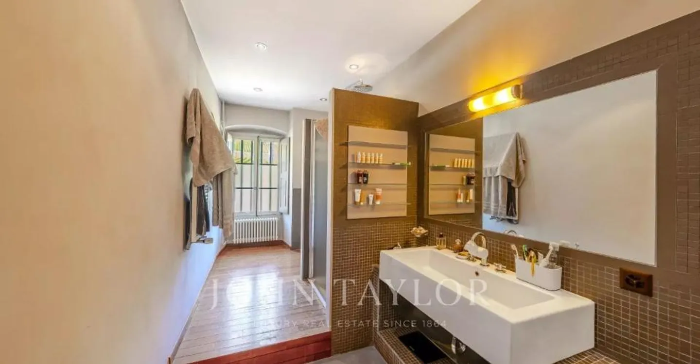Villa storica con strutture equestri - Foto 8 di 11