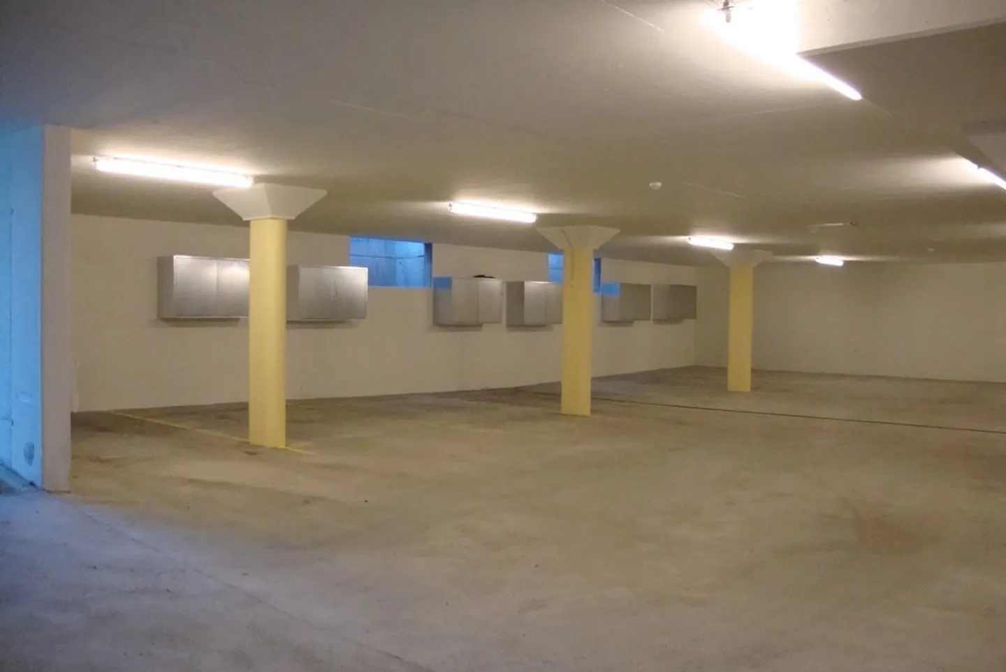 Place de parking à louer ! - Photo 2 sur 2