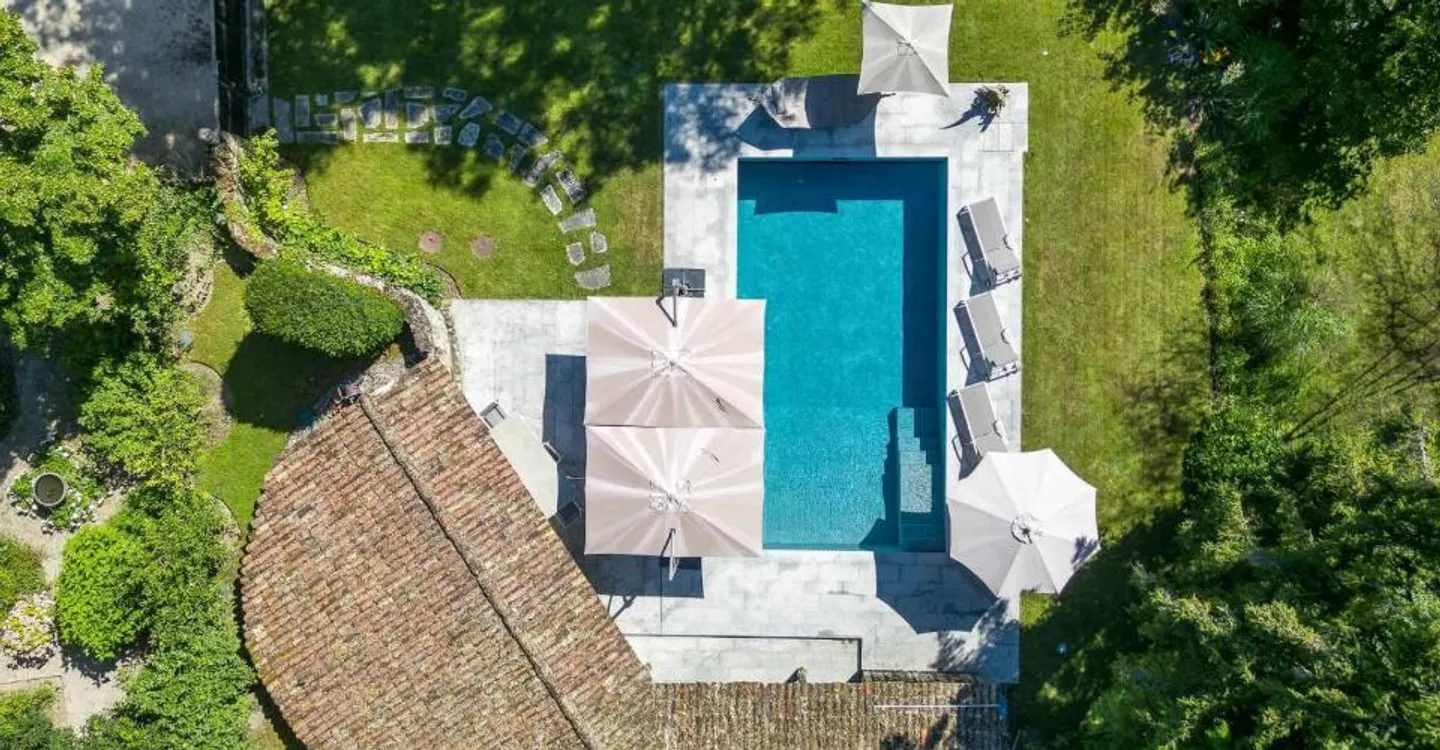 Heartthrob for this rare and prestigious property - Photo 2 of 11
