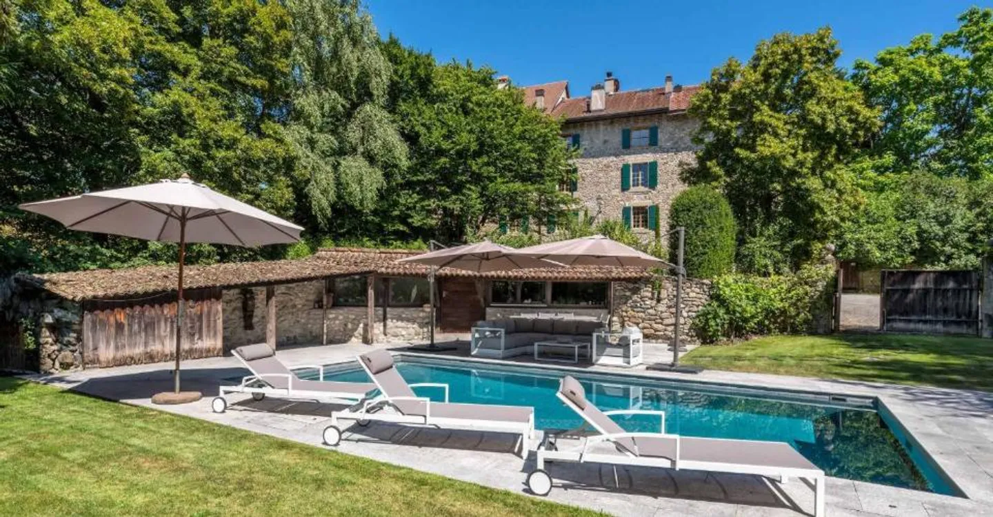 Heartthrob for this rare and prestigious property - Photo 3 of 11