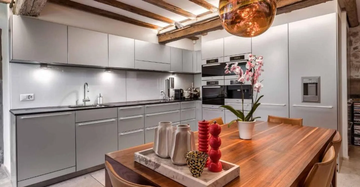 Heartthrob for this rare and prestigious property - Photo 5 of 11