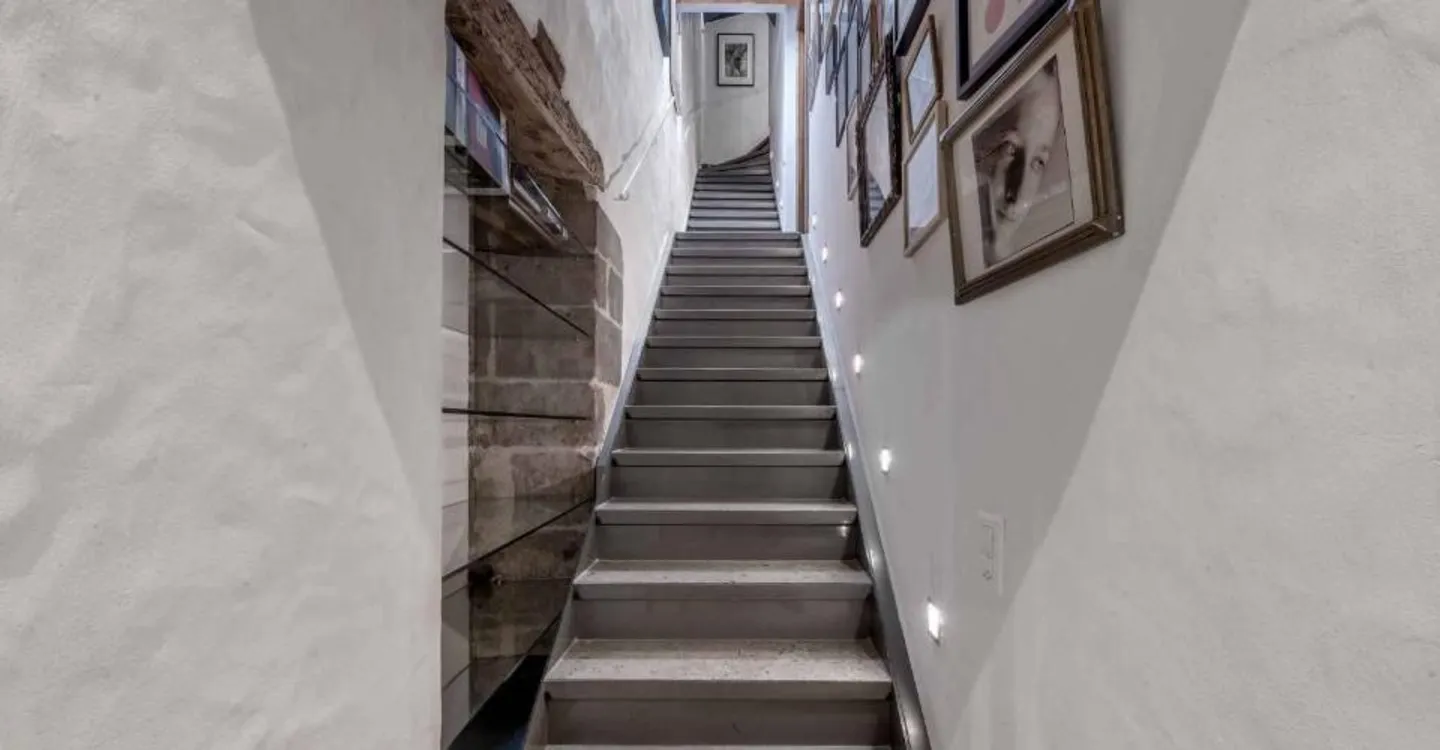 Heartthrob for this rare and prestigious property - Photo 7 of 11