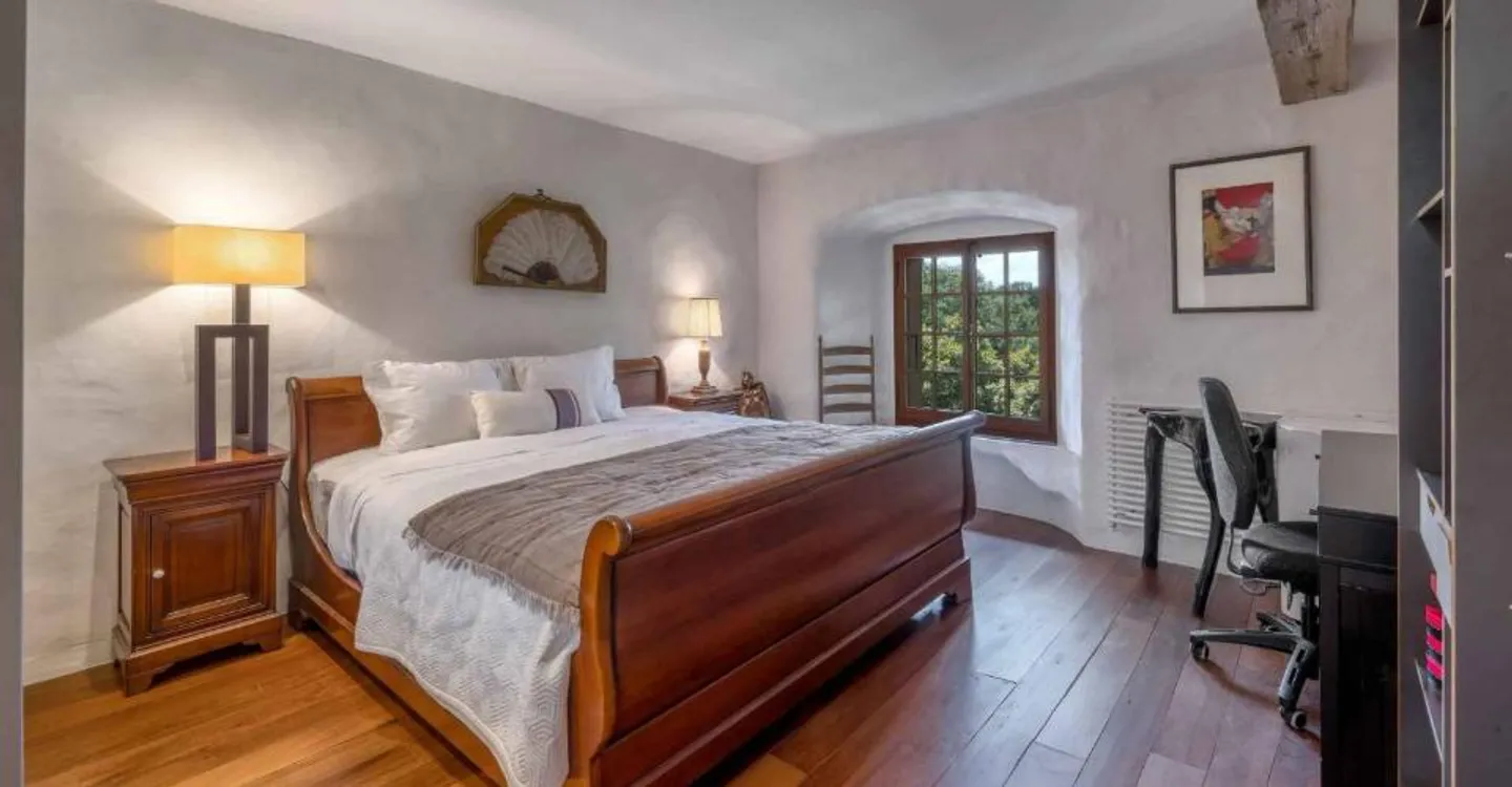 Heartthrob for this rare and prestigious property - Photo 11 of 11