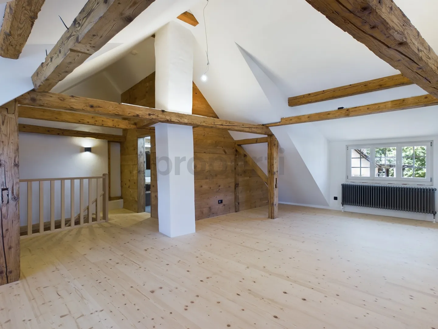 Charming Renovated Duplex Home - Photo 9 of 13