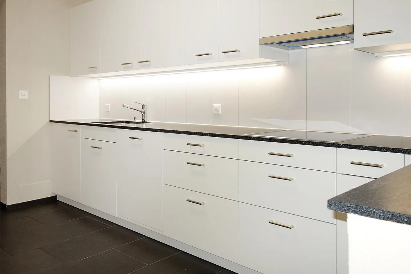 First rental: completely newly renovated 4.5-room apartment, 110 m2 - Photo 1 of 13