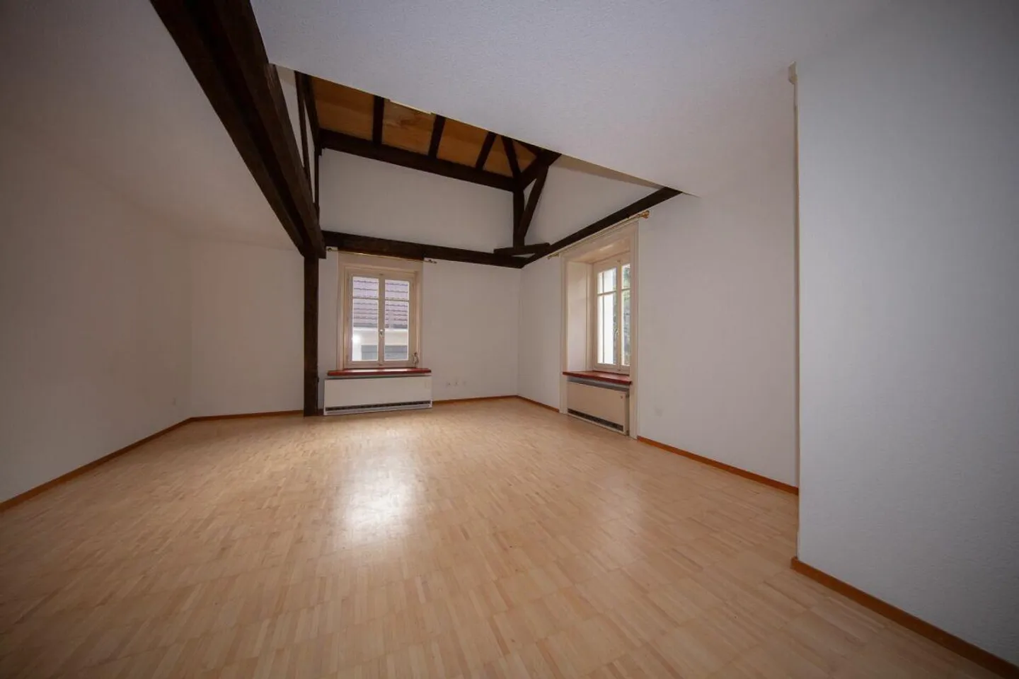 Lumineux appartement mansardé de 3½ pièces avec galerie à Bienne - Photo 1 sur 6