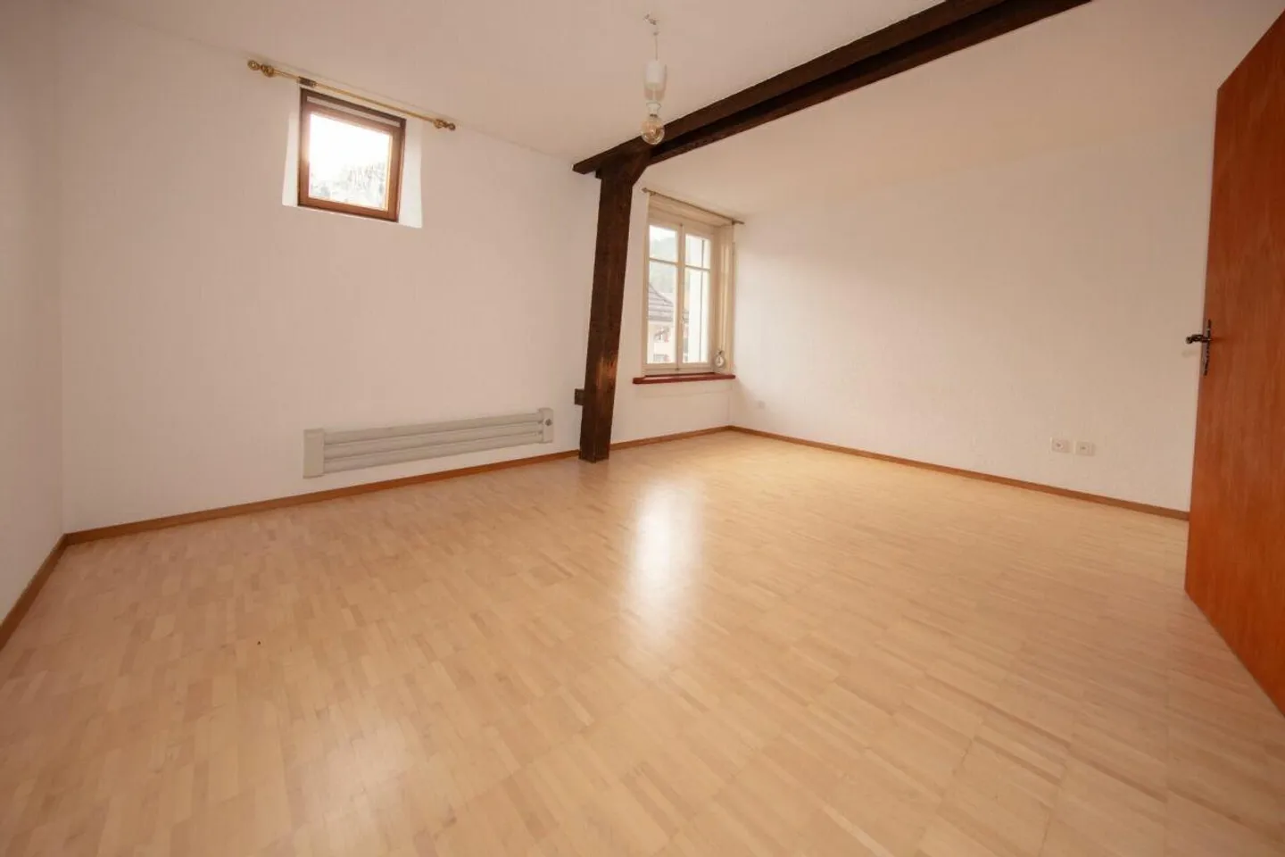 Lumineux appartement mansardé de 3½ pièces avec galerie à Bienne - Photo 5 sur 6