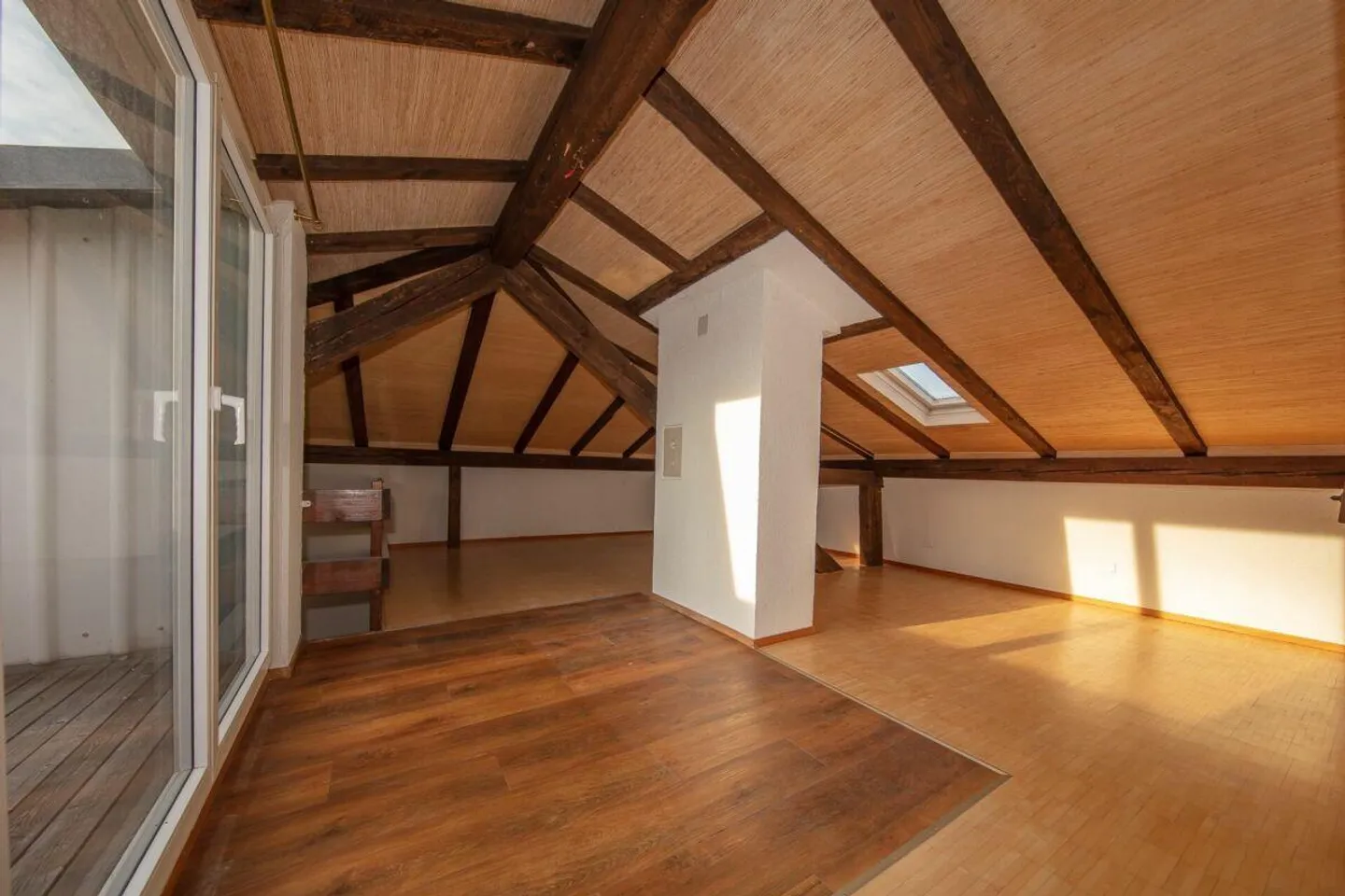 Lumineux appartement mansardé de 3½ pièces avec galerie à Bienne - Photo 6 sur 6