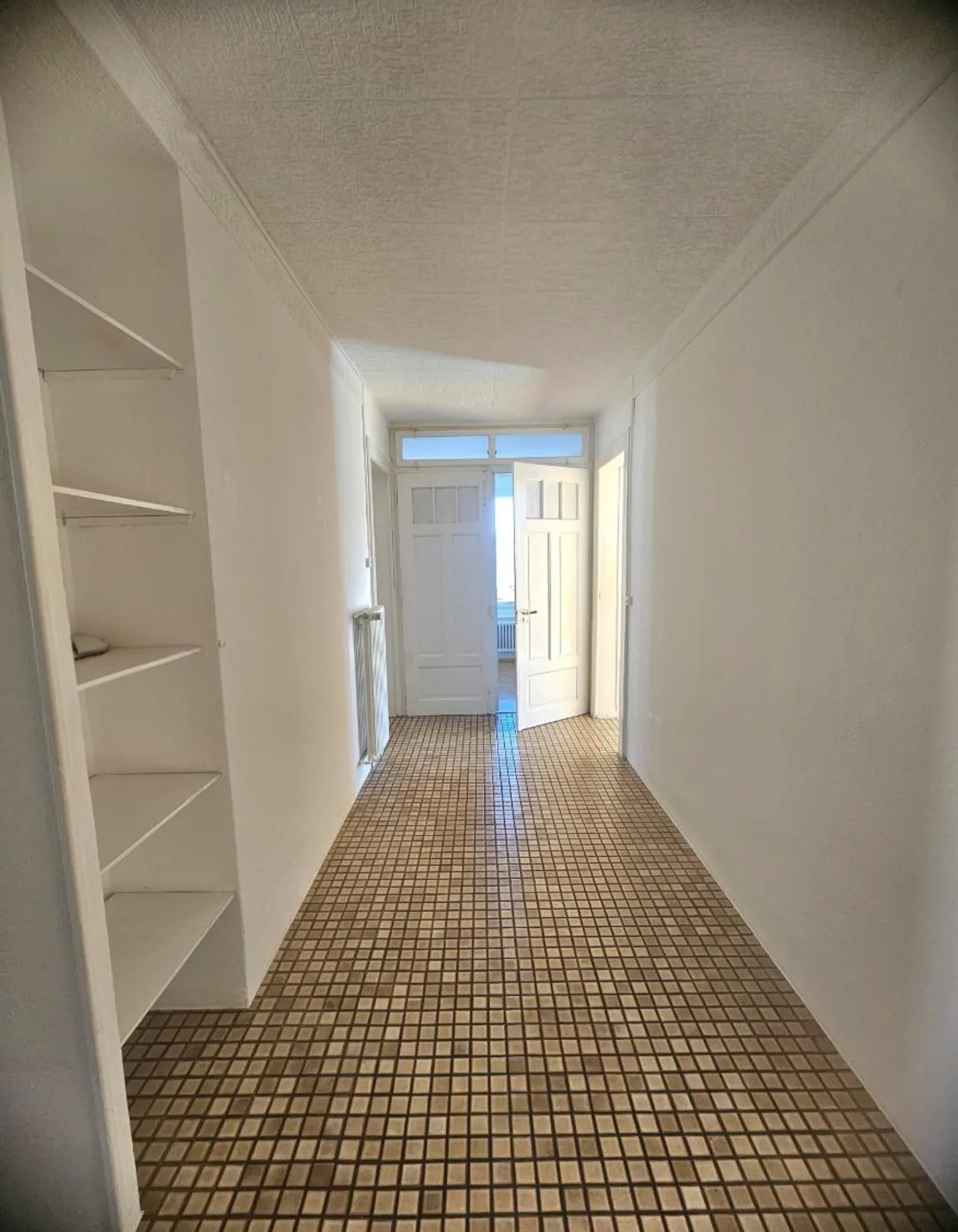 3.5 Room Apartment - Photo 4 of 9