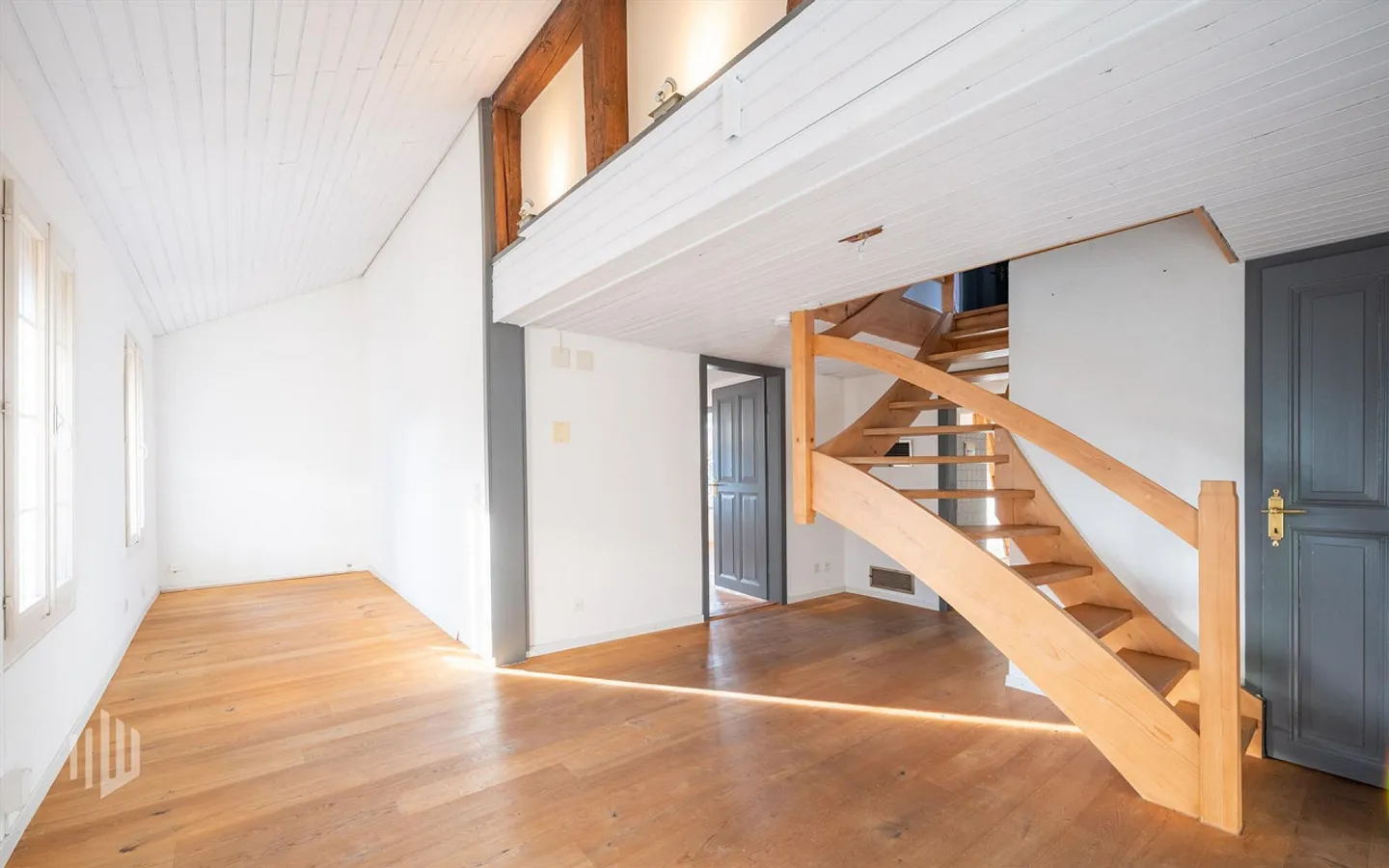 Charakterstarkes Einfamilienhaus in Thun - Foto 3 von 8