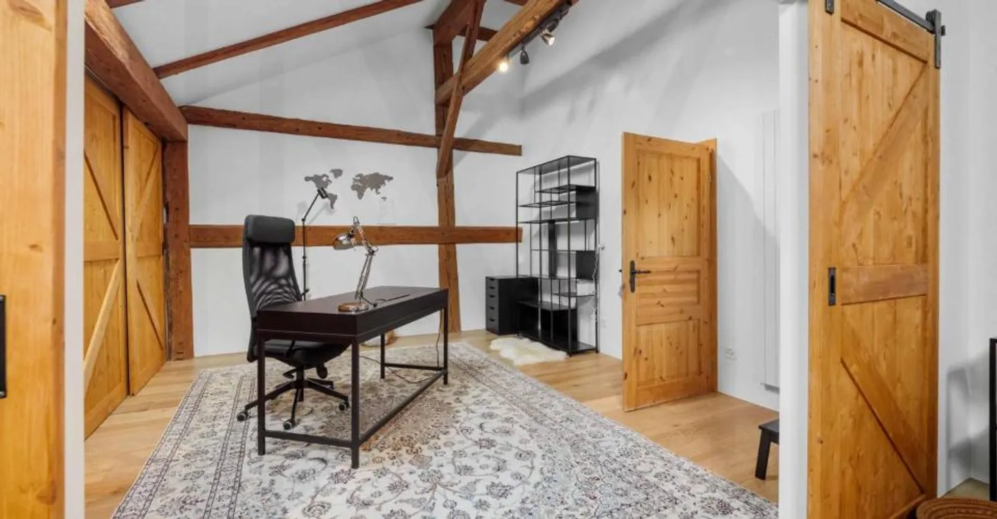 Exceptional character farm fully renovated in the heart of the Fribourg countryside - Photo 12 of 13