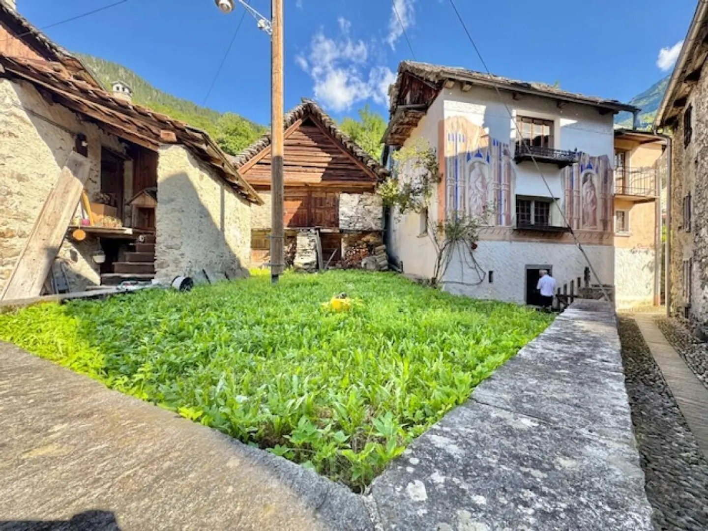 FOR SALE IN CERENTINO - ANCIENT TICINESE HOUSE WITH TYPICAL WALSER RUSTIC - Photo 6 of 26
