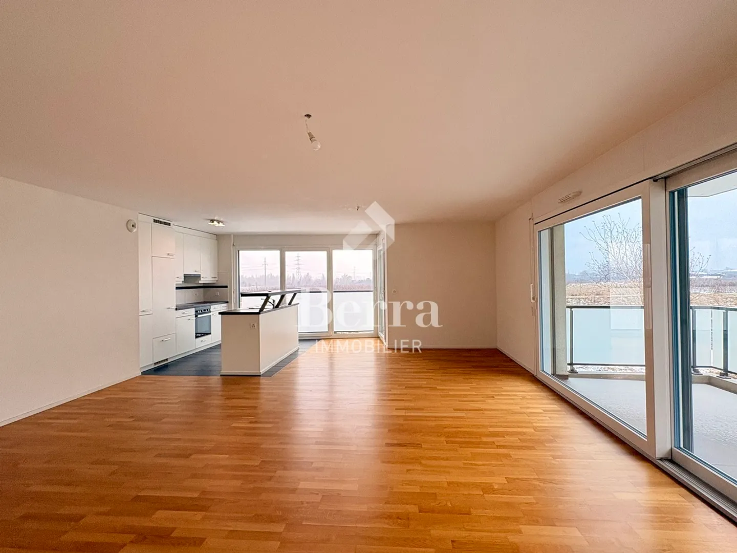 Apartment for rent - Photo 3 of 13