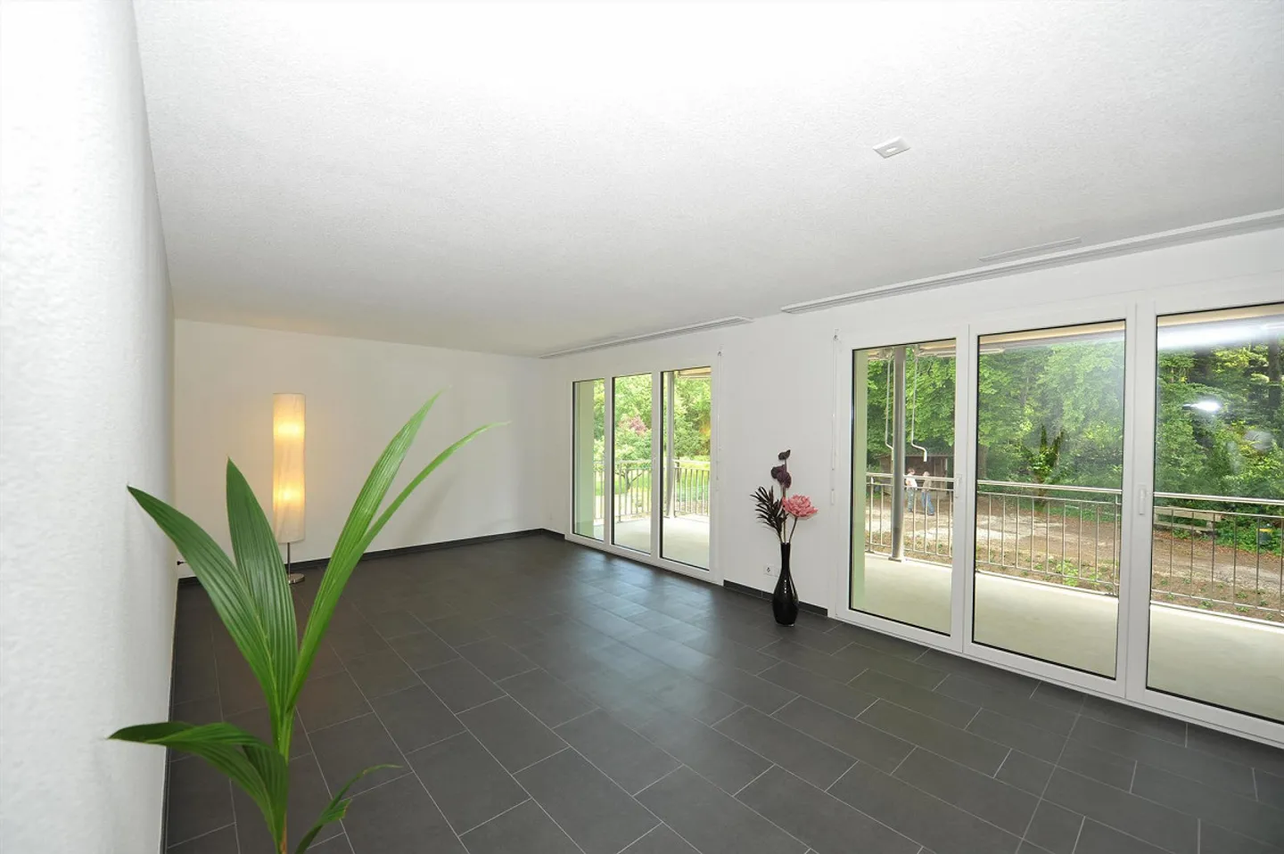 Modern Ground Floor Apartment - Photo 2 of 6