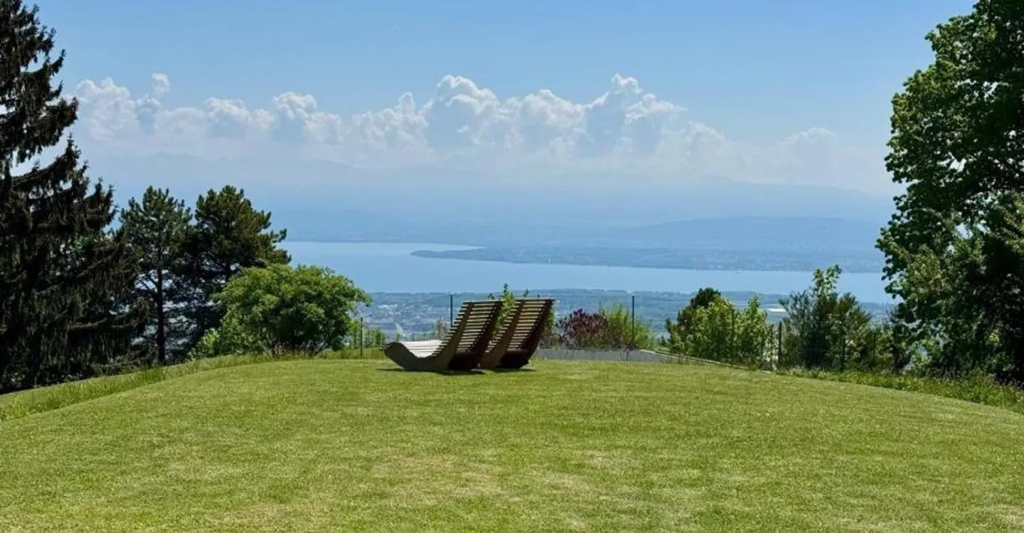 Villa with Lake and Alps View - Photo 3 of 13