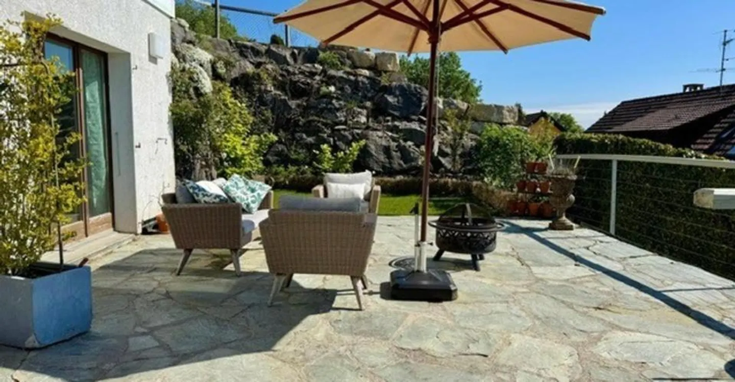 Villa with Lake and Alps View - Photo 5 of 13