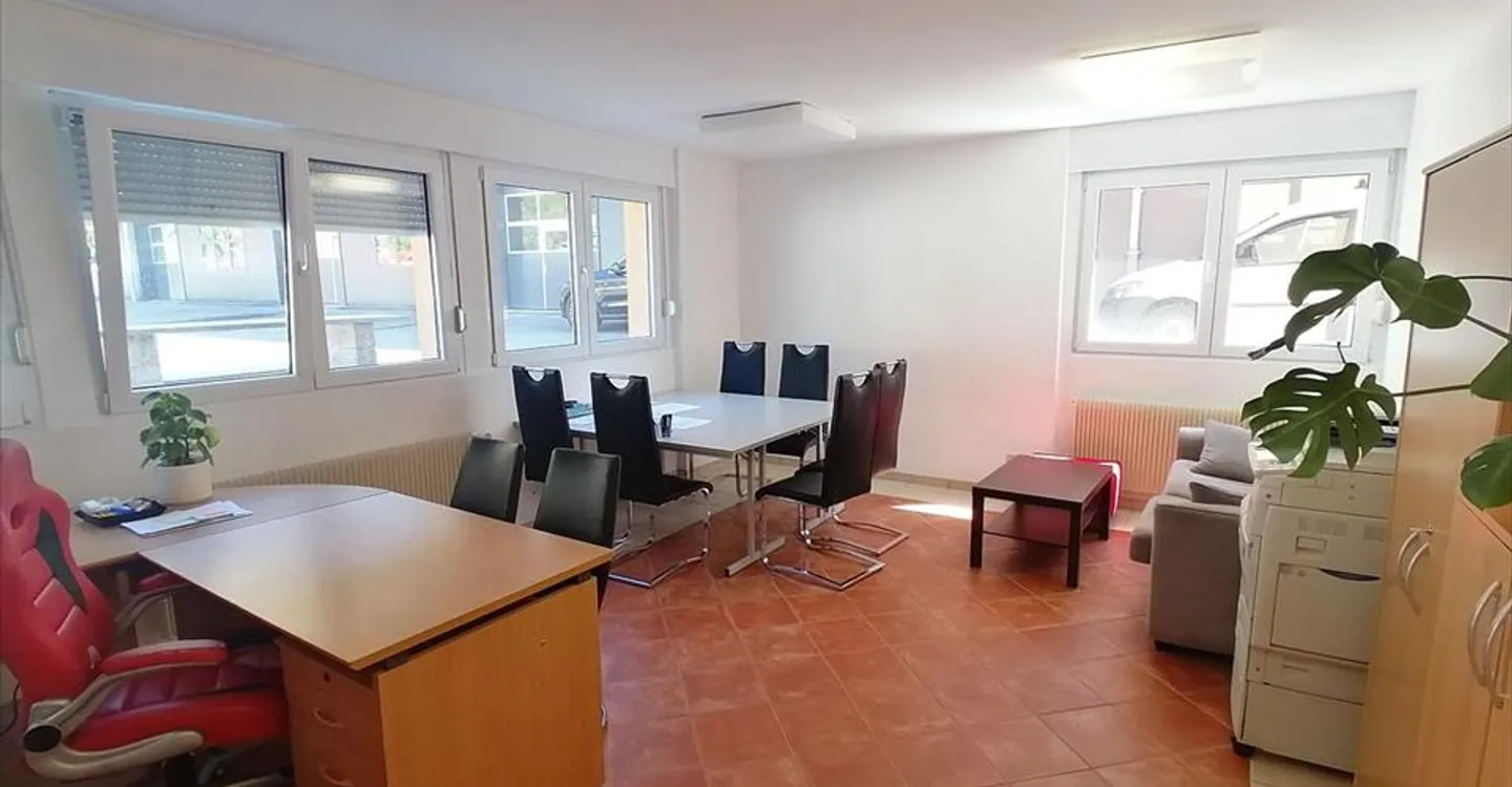 Bureau à louer - Photo 2 sur 2