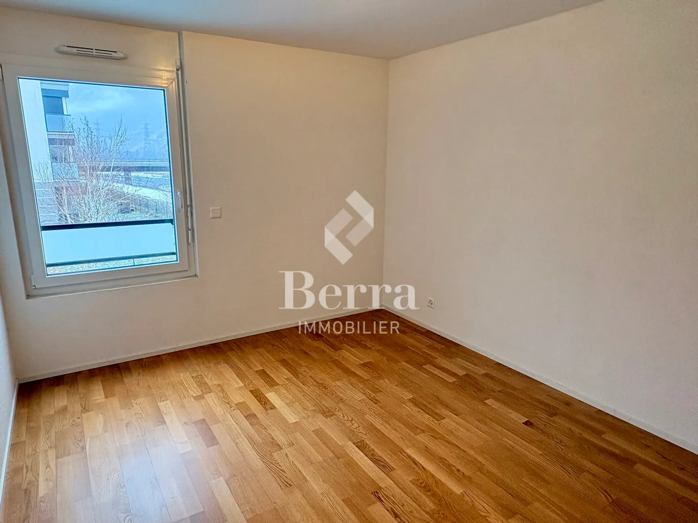 Apartment for rent - Photo 8 of 13