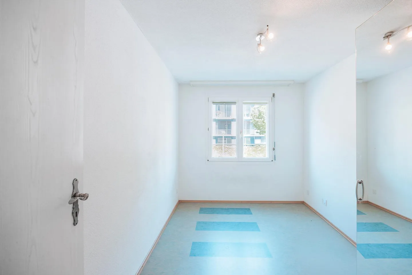 Sunny, quiet 5.5-room apartment with a view of the Rigi - Photo 6 of 7