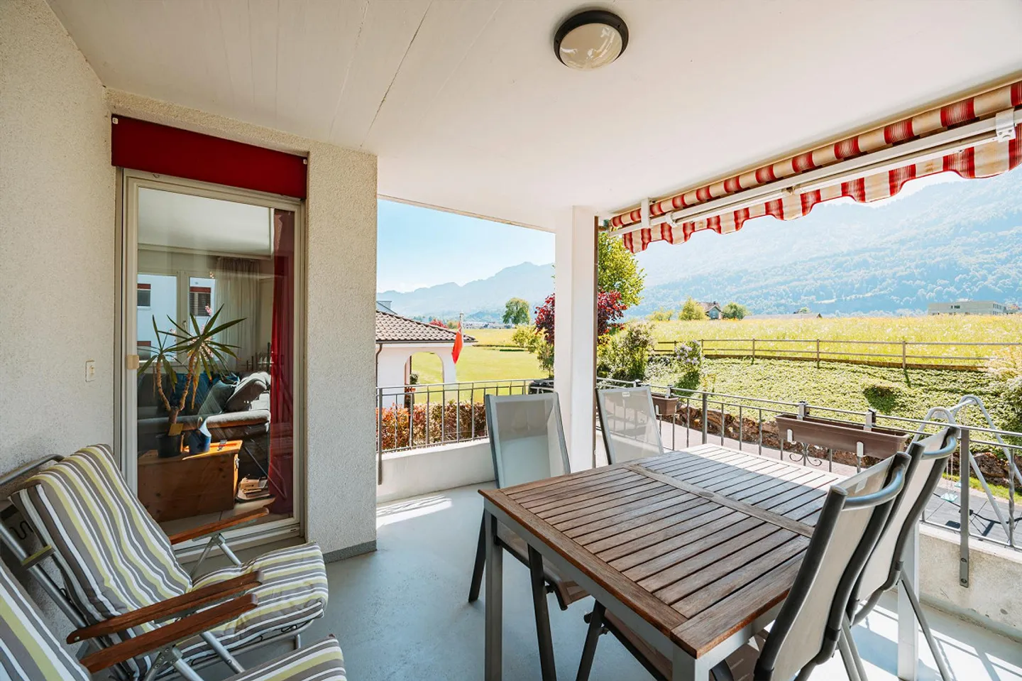 Sunny, quiet 5.5-room apartment with a view of the Rigi - Photo 4 of 7