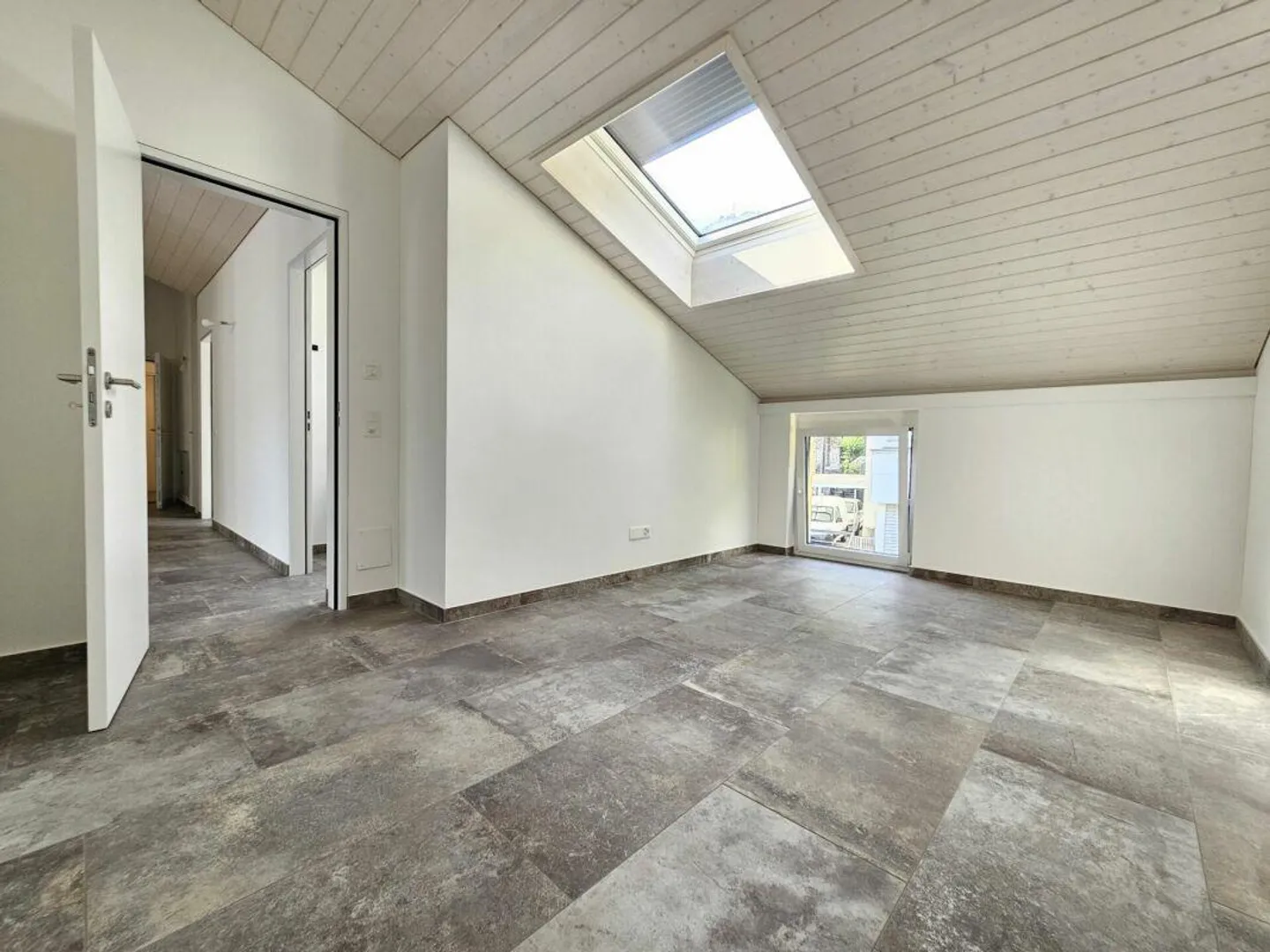 GORDOLA - Attic apartment with 3.5 rooms - Photo 5 of 12