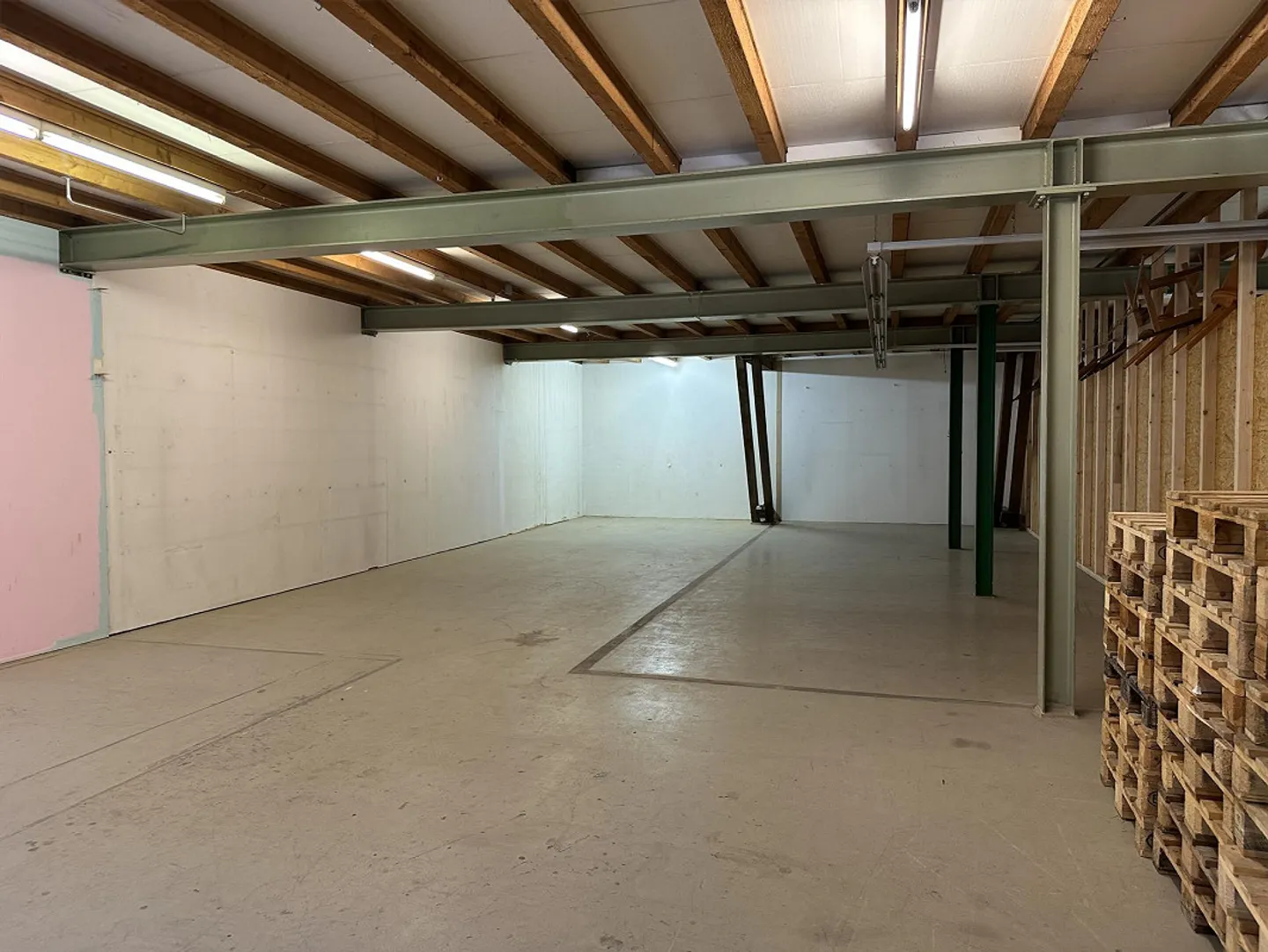Spazio di stoccaggio versatile di 146 m² - Foto 1 di 2