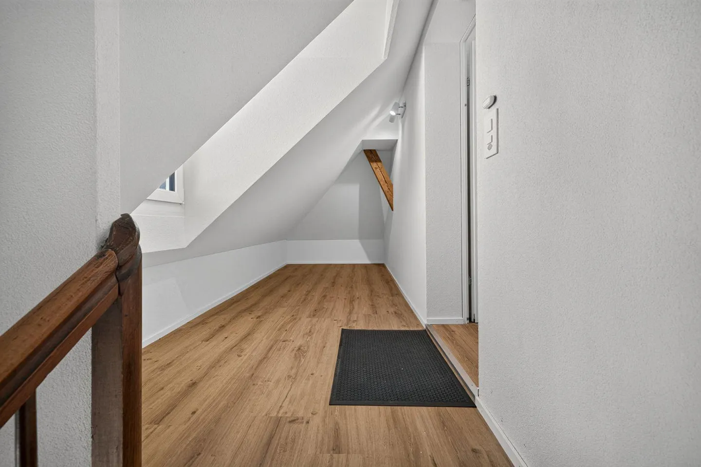 Appartamento attico arredato in una posizione tranquilla e soleggiata - Foto 12 di 12