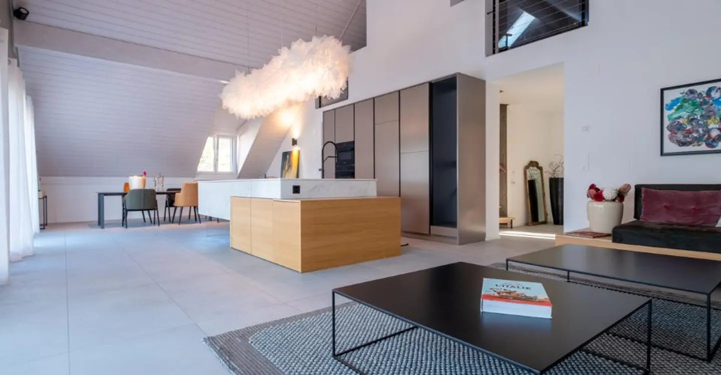 Attico di Lusso con Vista Mozzafiato - Foto 1 di 13