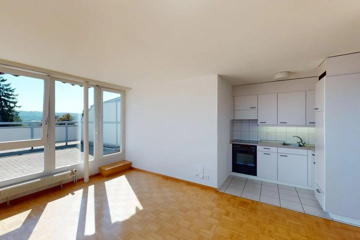 Charmante Attika Wohnung Nähe Stadt - Foto 2 von 7