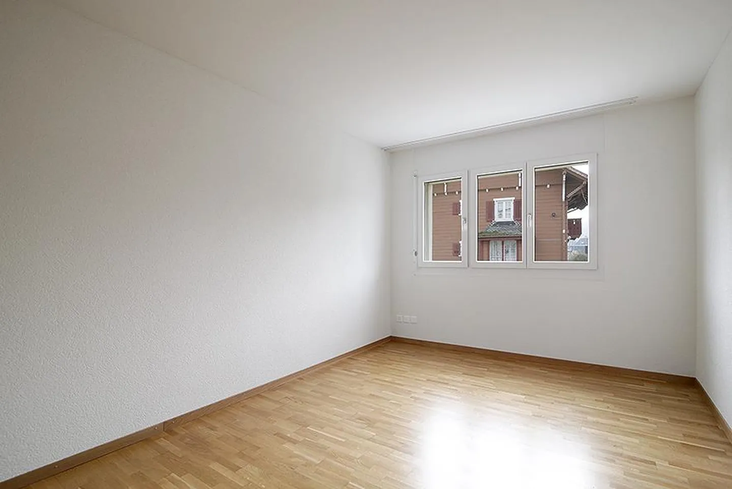 Your apartment in green Embrach to enjoy! - Photo 8 of 11