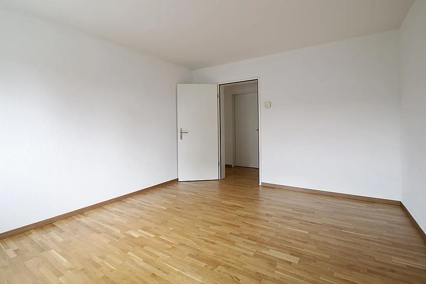 Your apartment in green Embrach to enjoy! - Photo 9 of 11