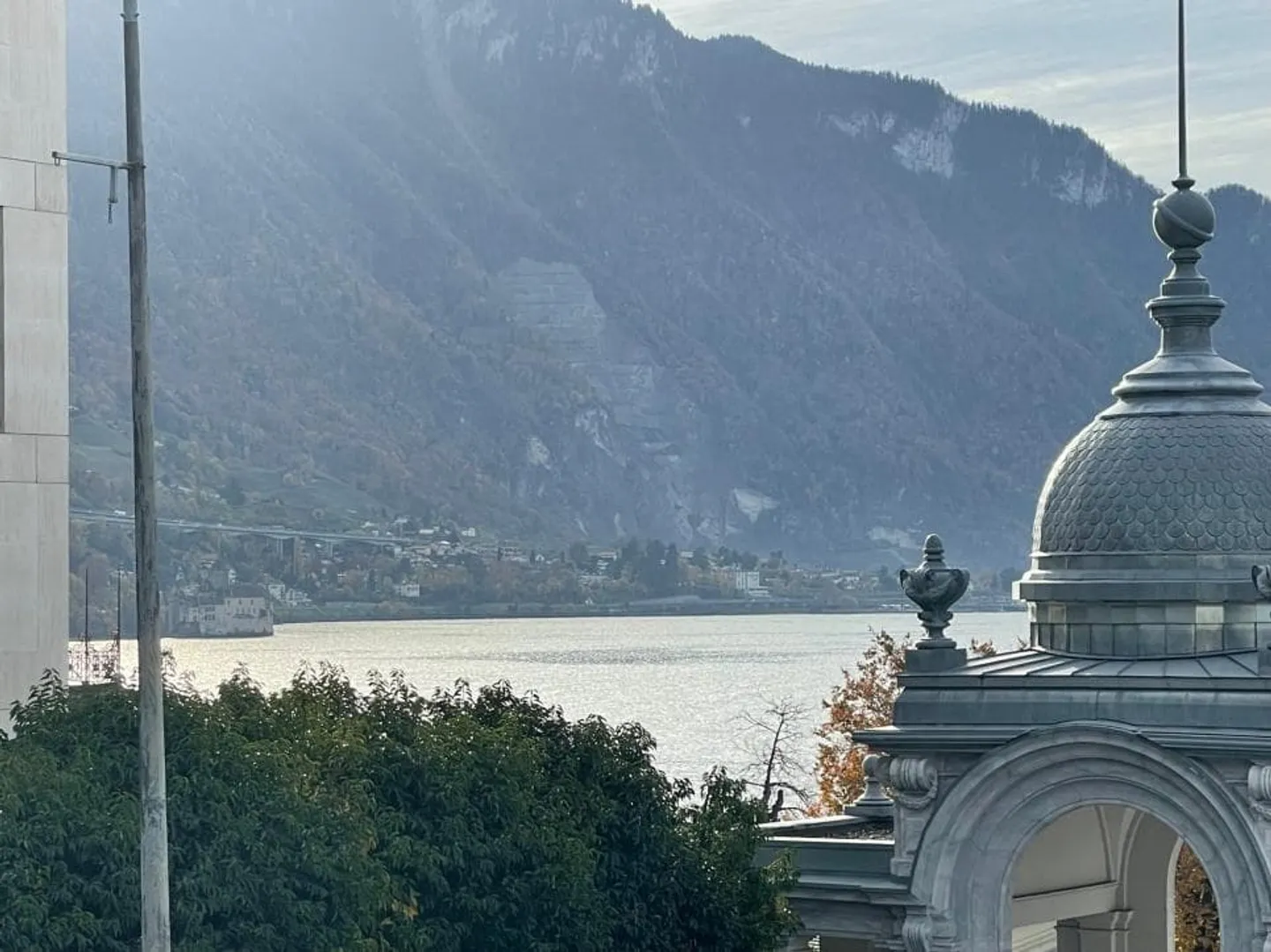 Appartement de 4.5 pièces avec grande terrasse au centre de Montreux - Foto 1 von 10