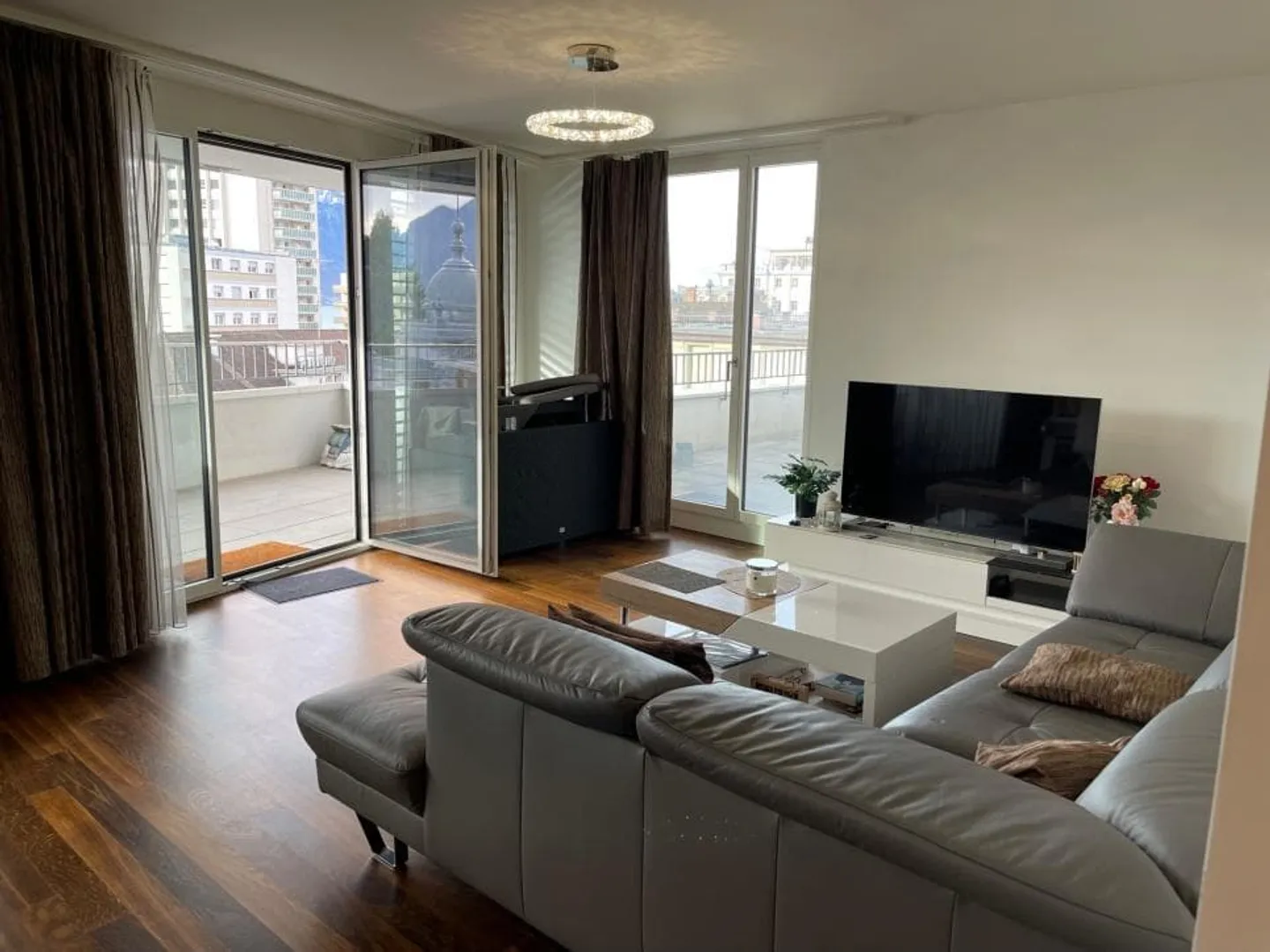 Appartement de 4.5 pièces avec grande terrasse au centre de Montreux - Foto 6 von 10