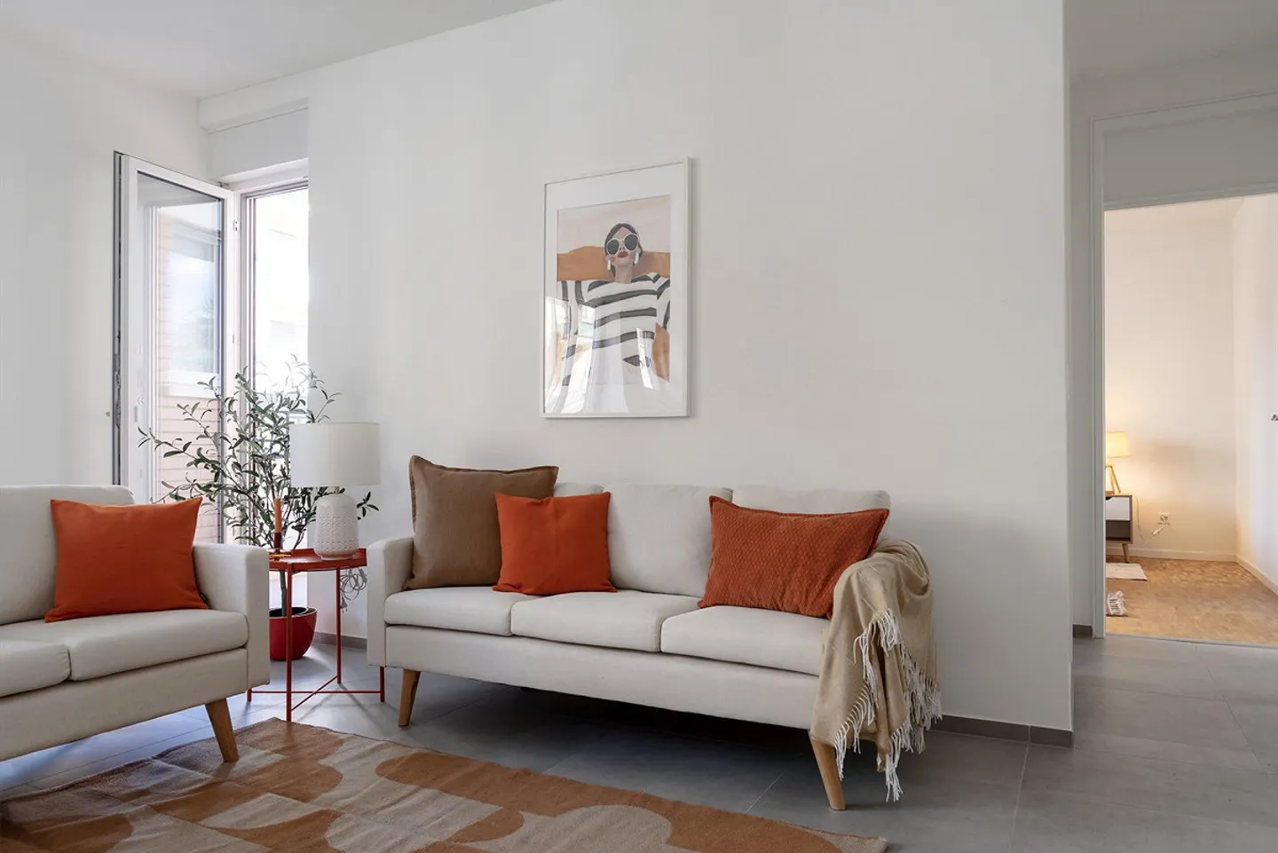 FOR RENT IN RECENTLY RENOVATED BUILDING - Photo 5 of 8