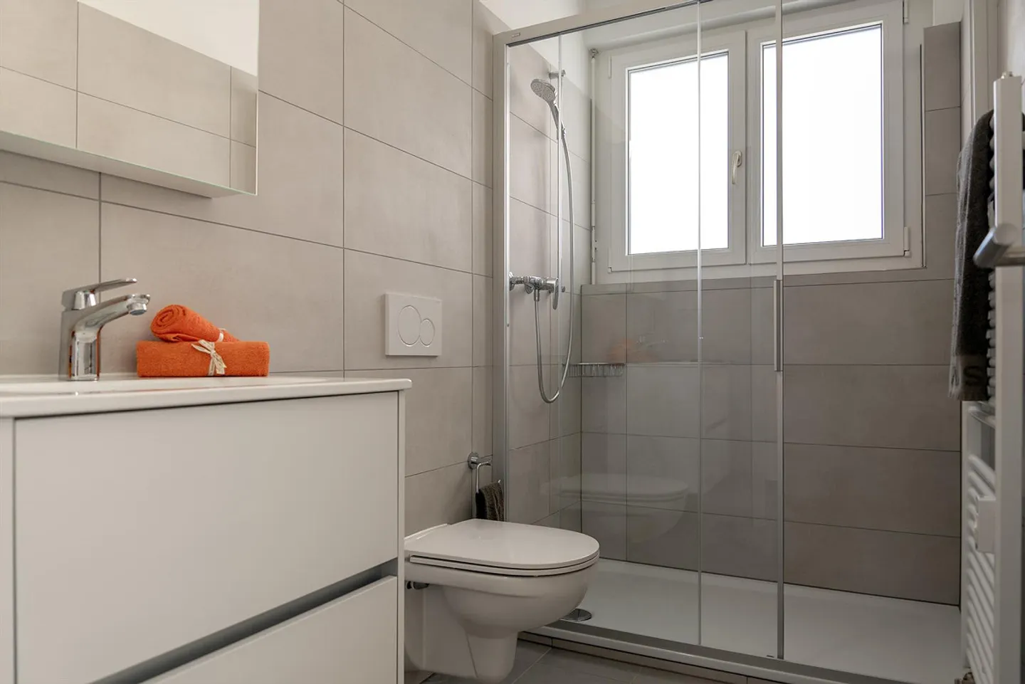 FOR RENT IN RECENTLY RENOVATED BUILDING - Photo 8 of 8