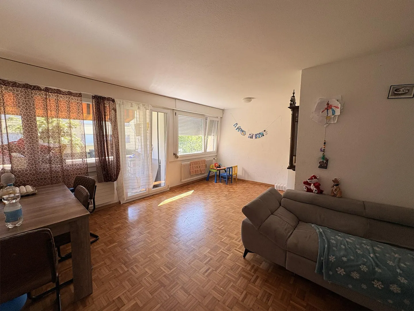 Charmante 4.5 Zimmer Wohnung - Foto 2 von 9