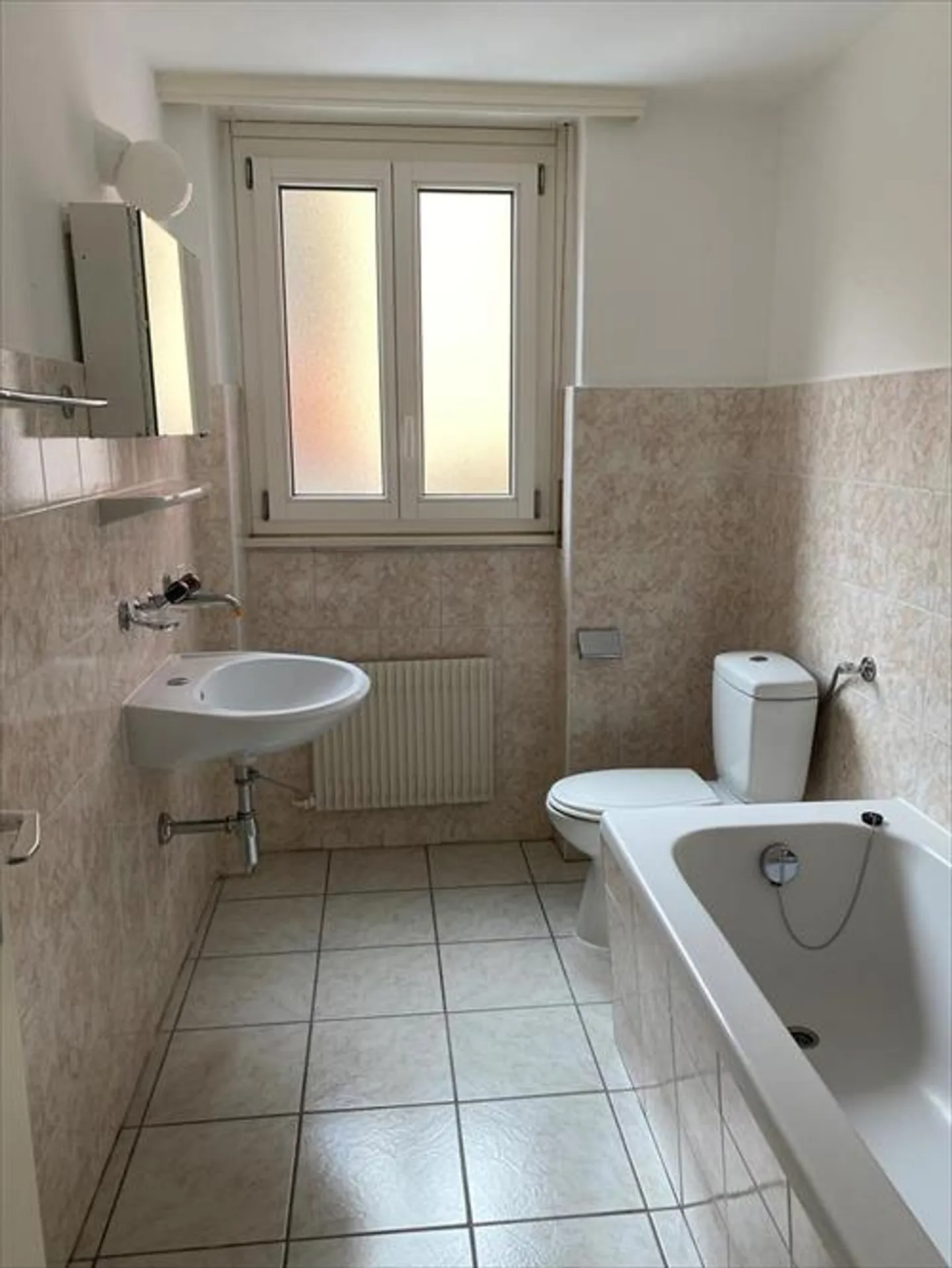 TRANQUILLO E VICINO AL CENTRO - Foto 6 di 6