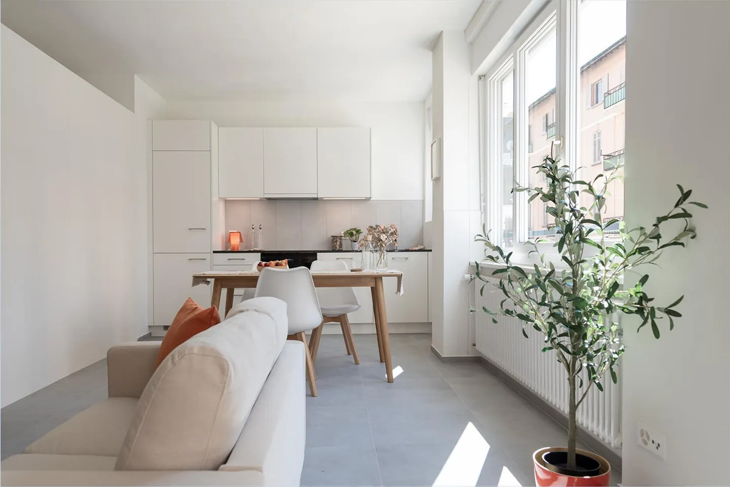FOR RENT IN RECENTLY RENOVATED BUILDING - Photo 3 of 8
