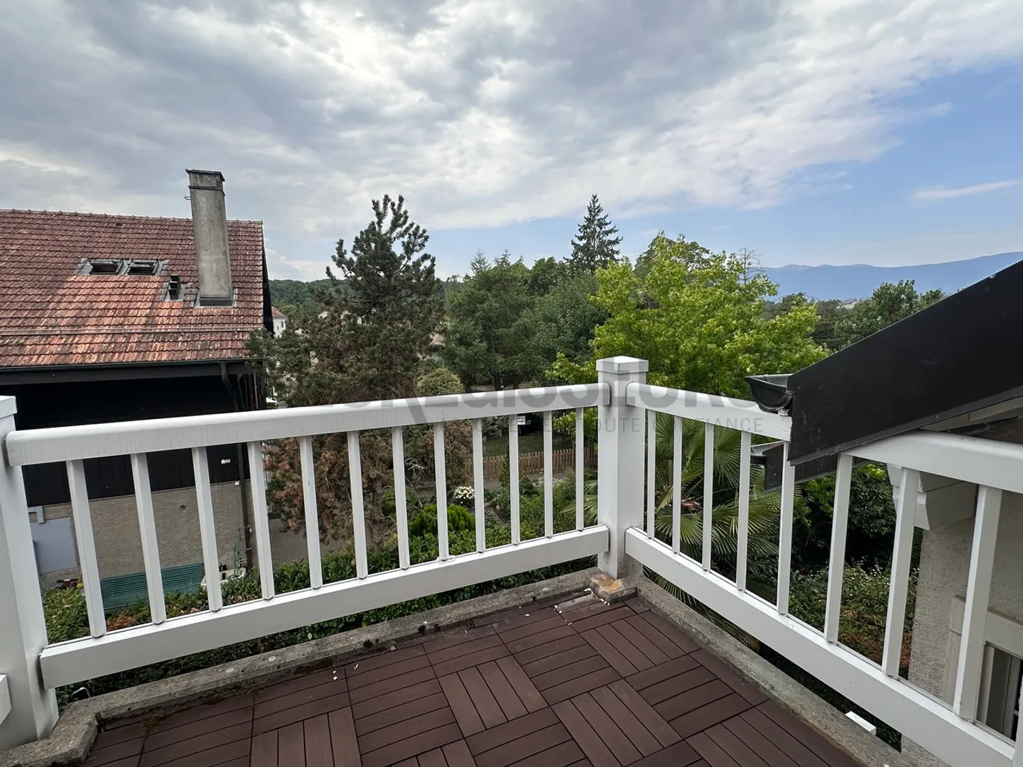 5-room apartment with balcony in a quiet environment - Photo 2 of 7