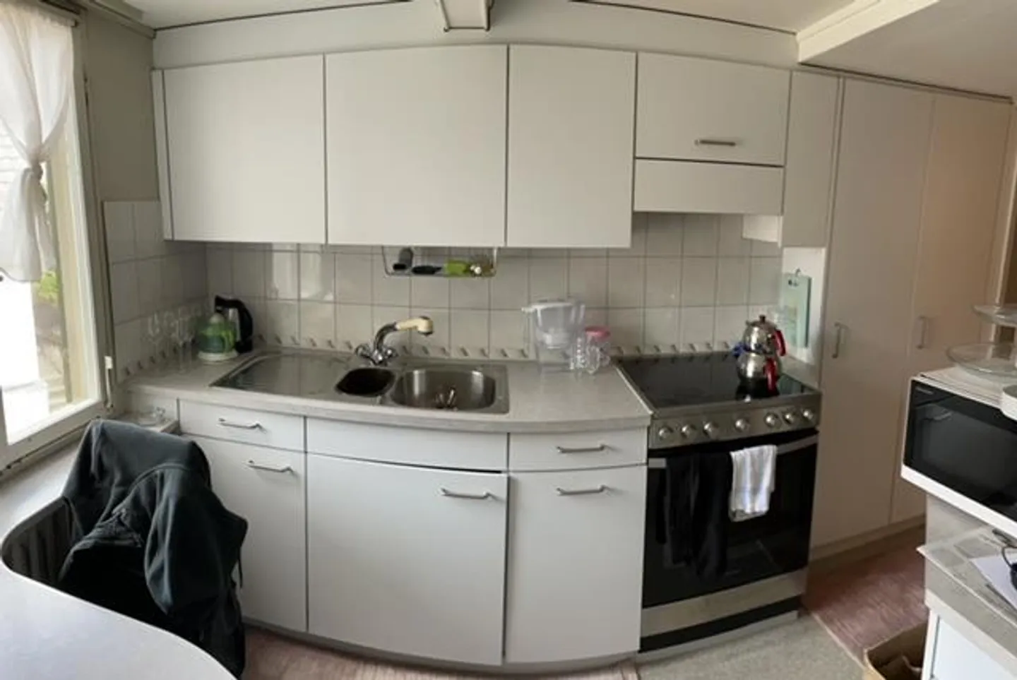 Incantevole appartamento di 3 stanze in un vecchio edificio nel cuore di Herisau - Foto 1 di 11
